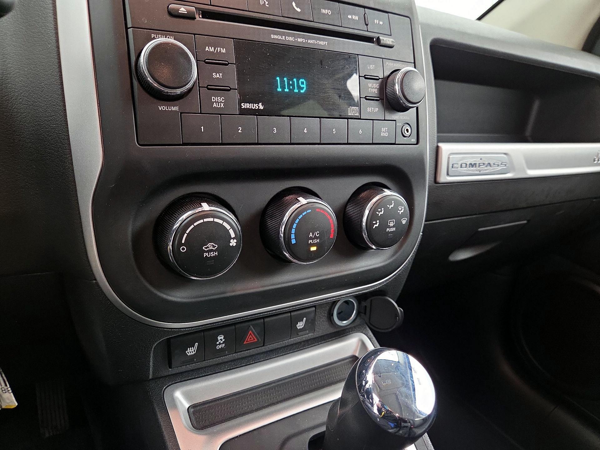 Thumbnail: 2015 Jeep Compass - 14