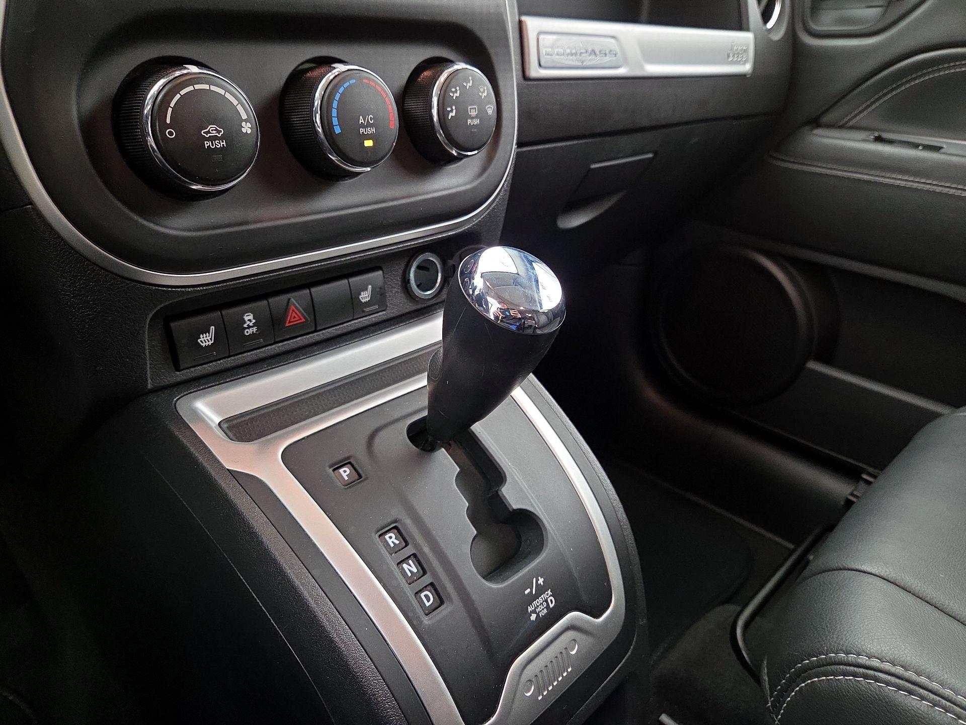 Thumbnail: 2015 Jeep Compass - 15