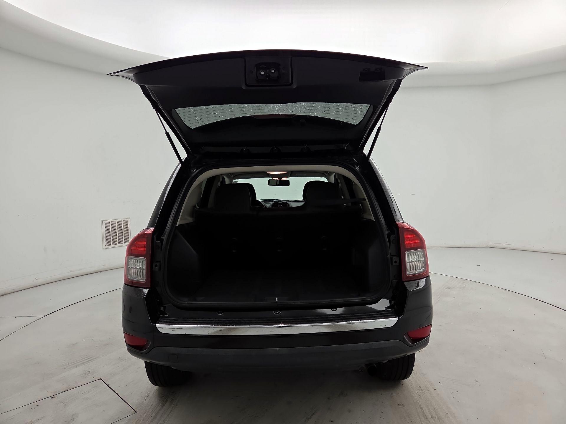 Thumbnail: 2015 Jeep Compass - 19