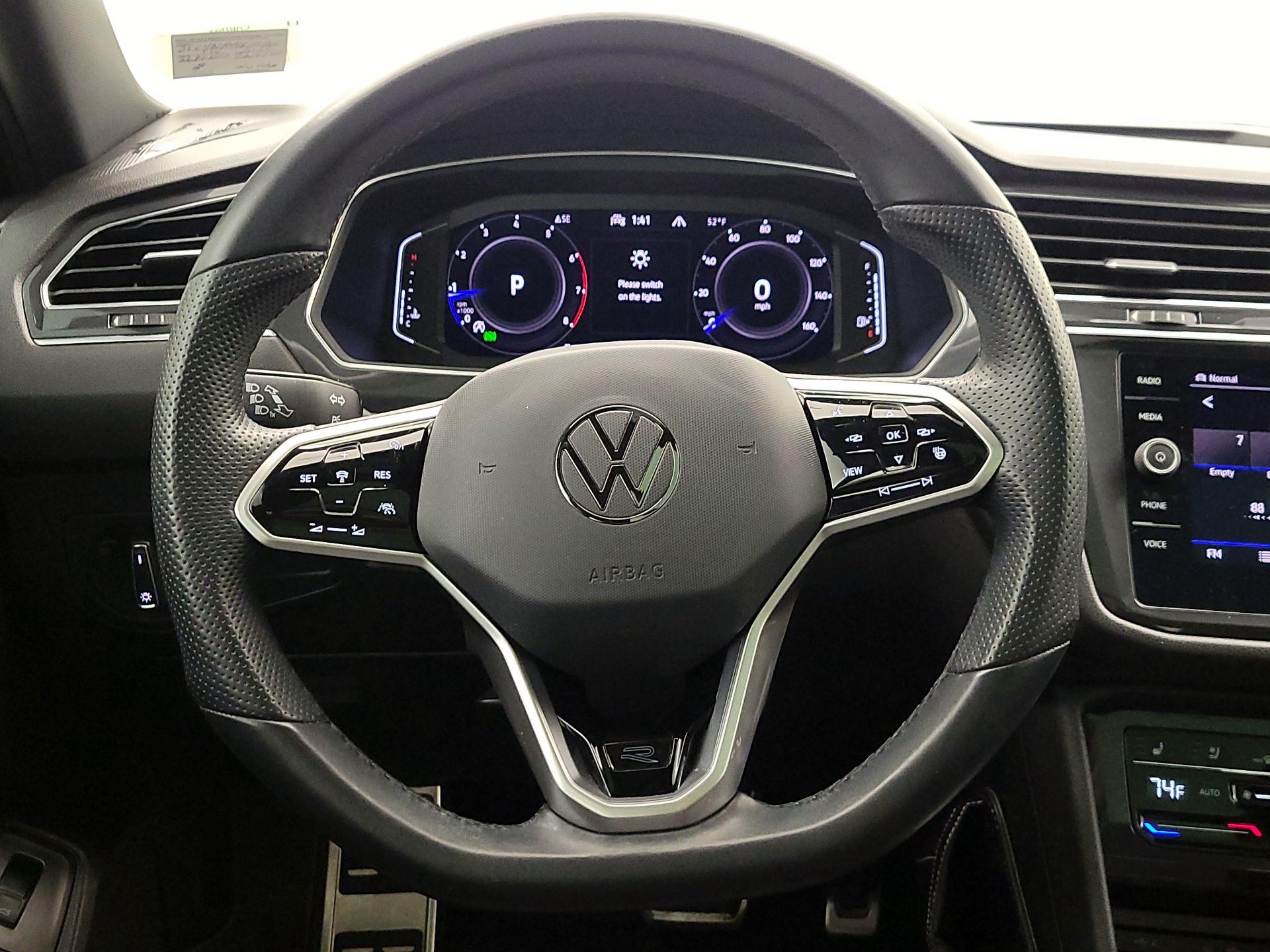 Thumbnail: 2022 Volkswagen Tiguan - 10