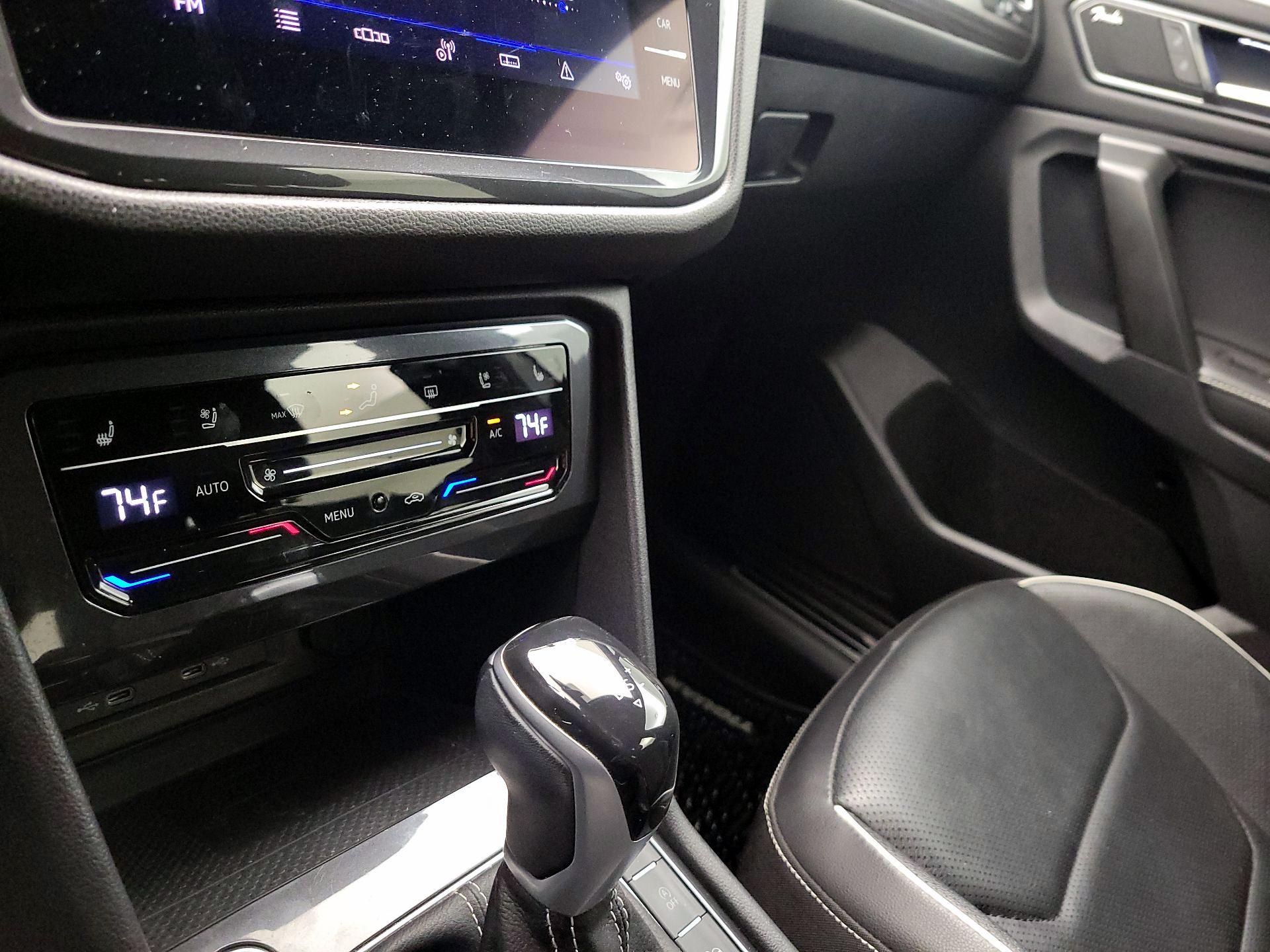 Thumbnail: 2022 Volkswagen Tiguan - 16