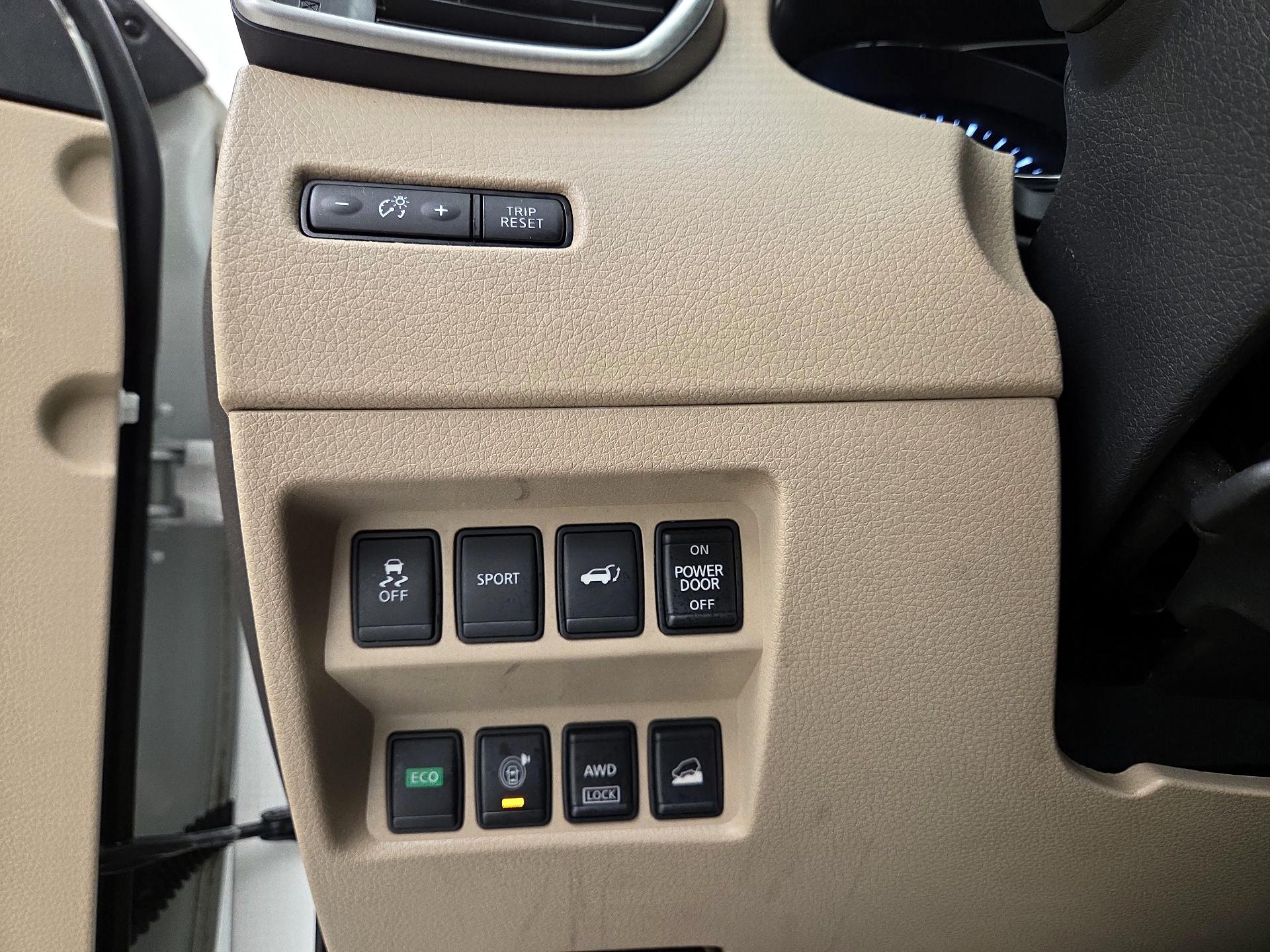 Thumbnail: 2016 Nissan Rogue - 13