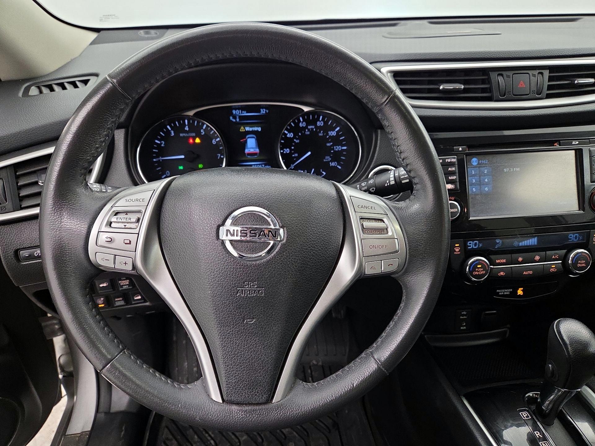 Thumbnail: 2015 Nissan Rogue - 10