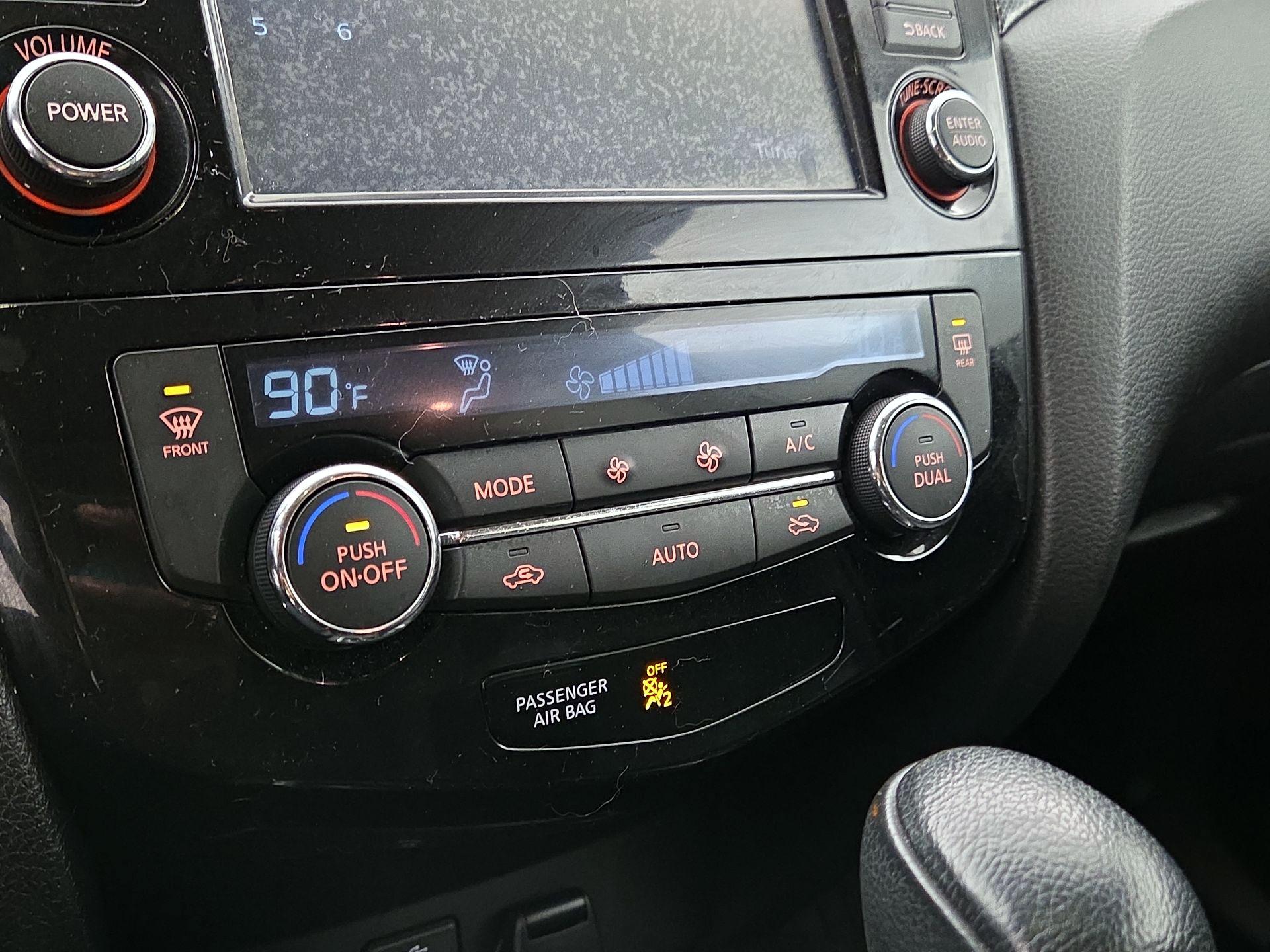 Thumbnail: 2015 Nissan Rogue - 16