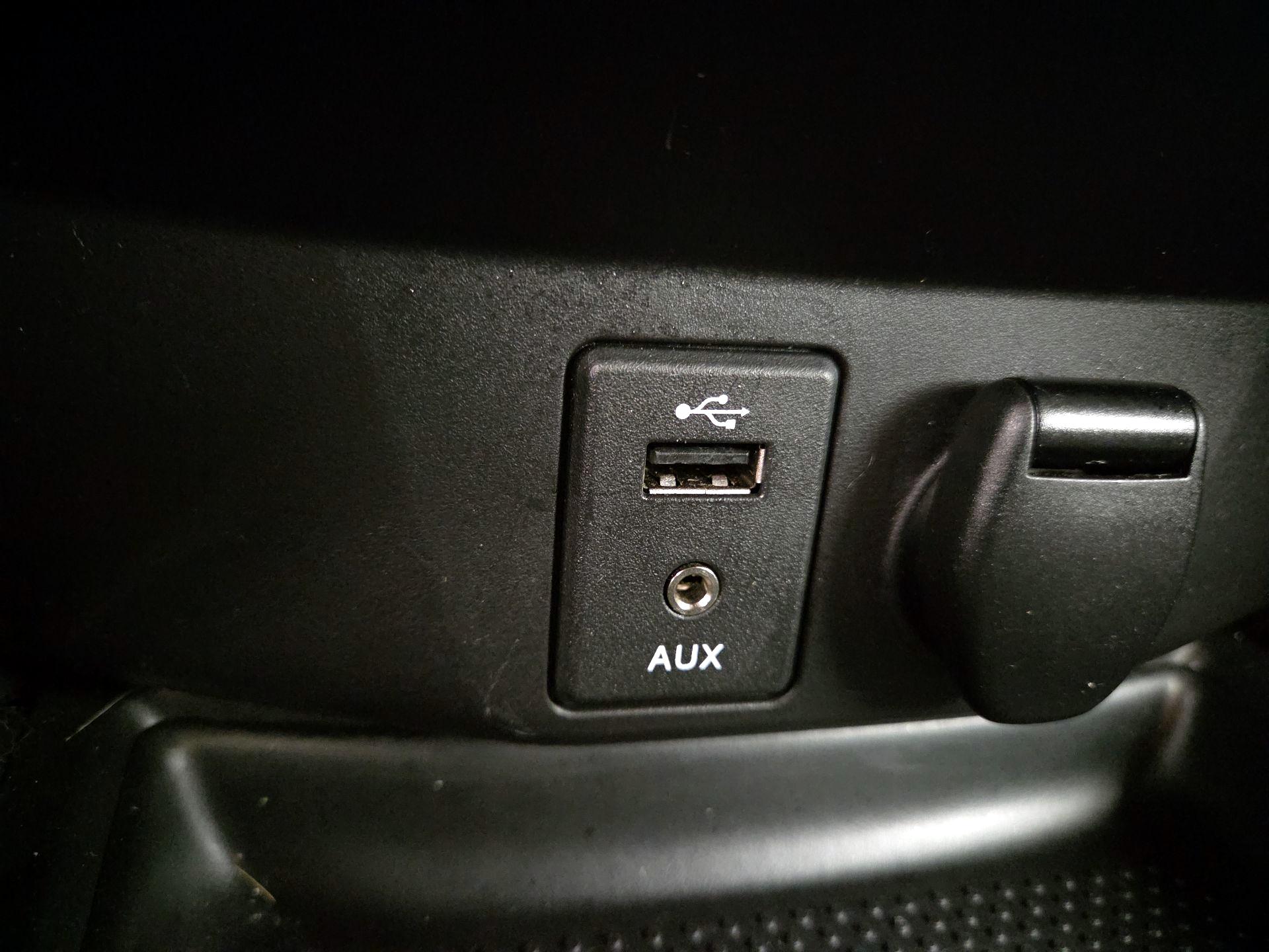 Thumbnail: 2015 Nissan Rogue - 18