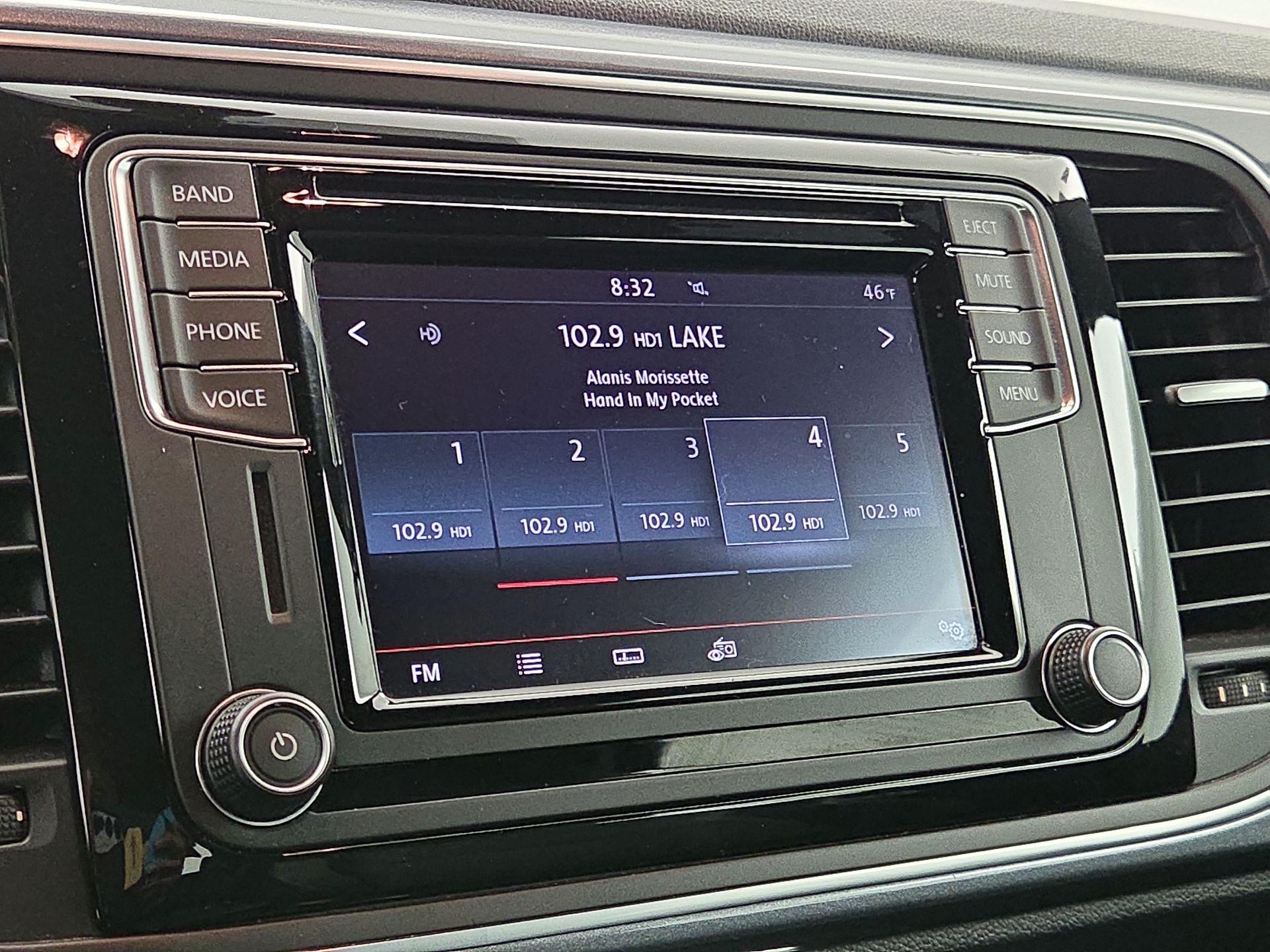 Thumbnail: 2017 Volkswagen Beetle - 15