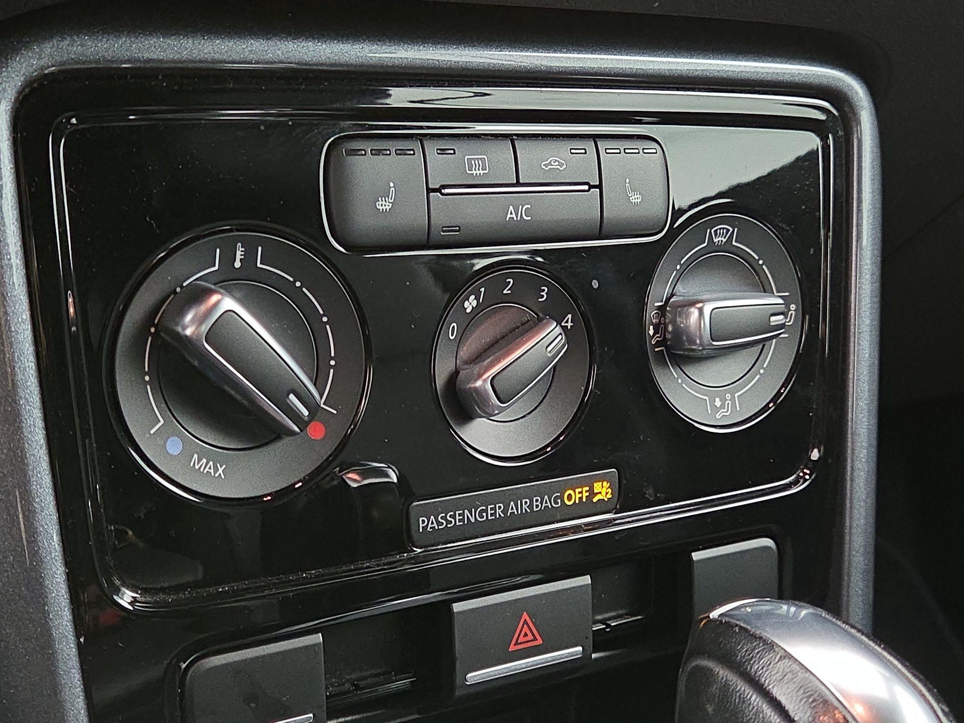 Thumbnail: 2017 Volkswagen Beetle - 16