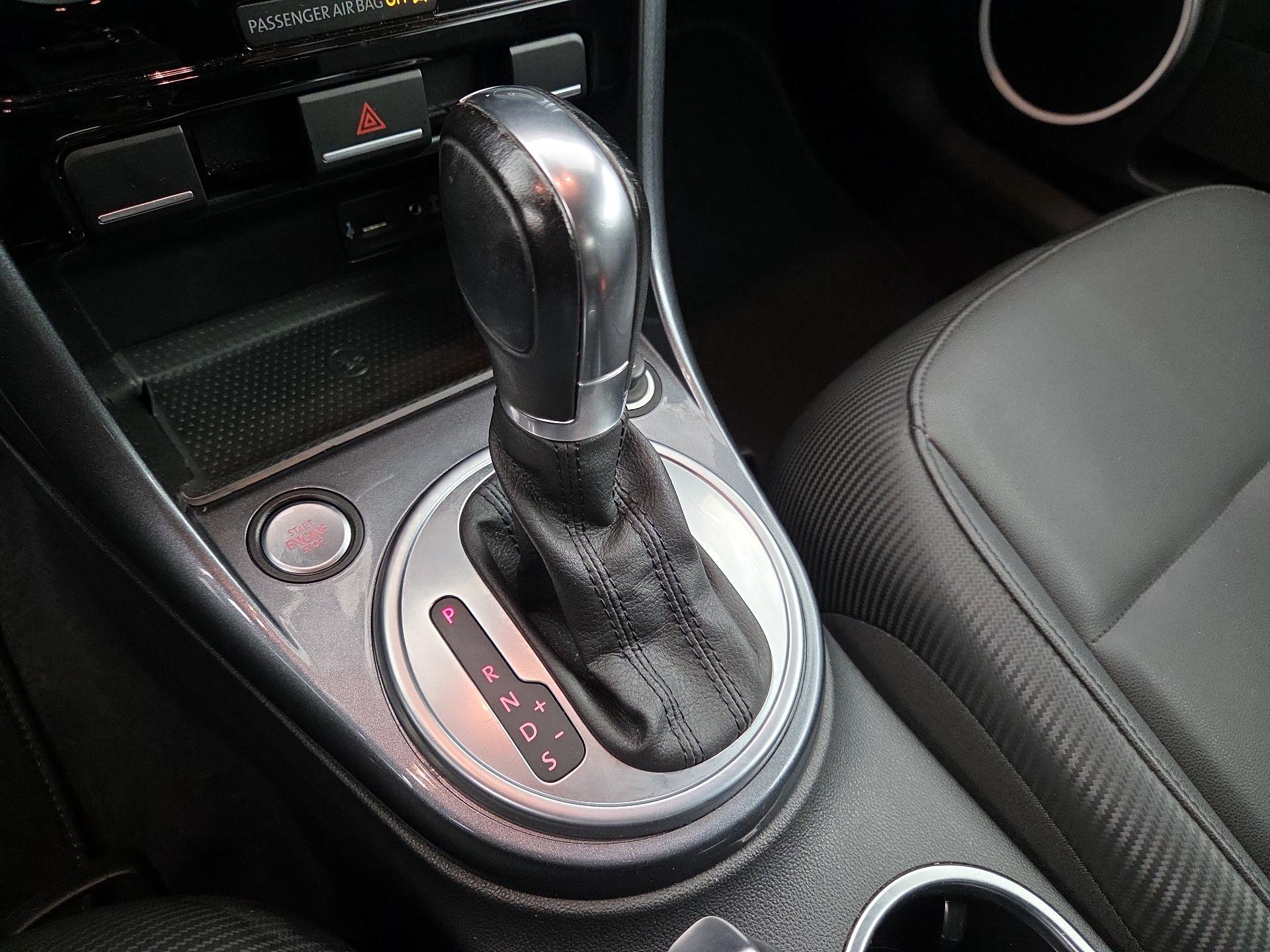 Thumbnail: 2017 Volkswagen Beetle - 17