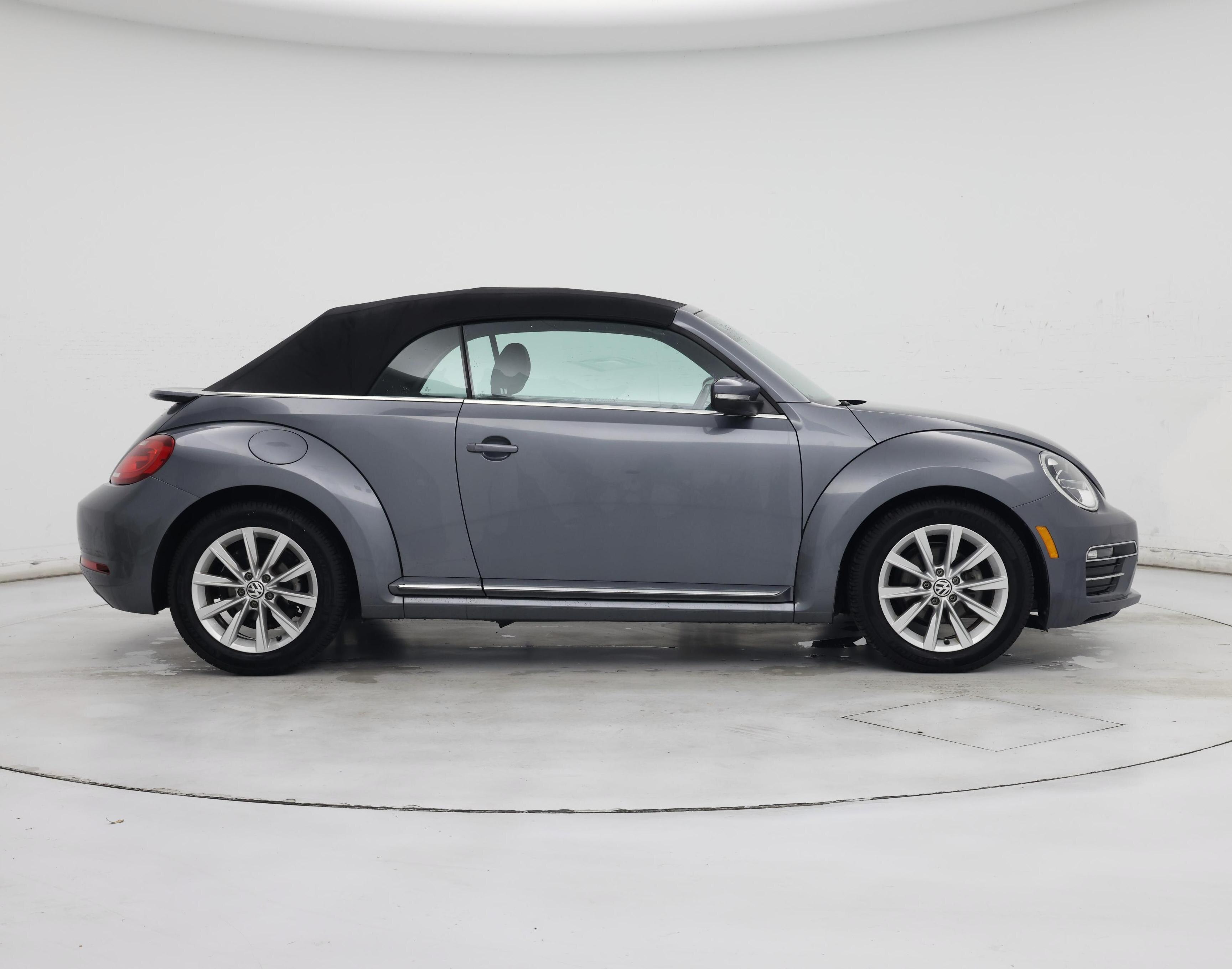 Thumbnail: 2017 Volkswagen Beetle - 7