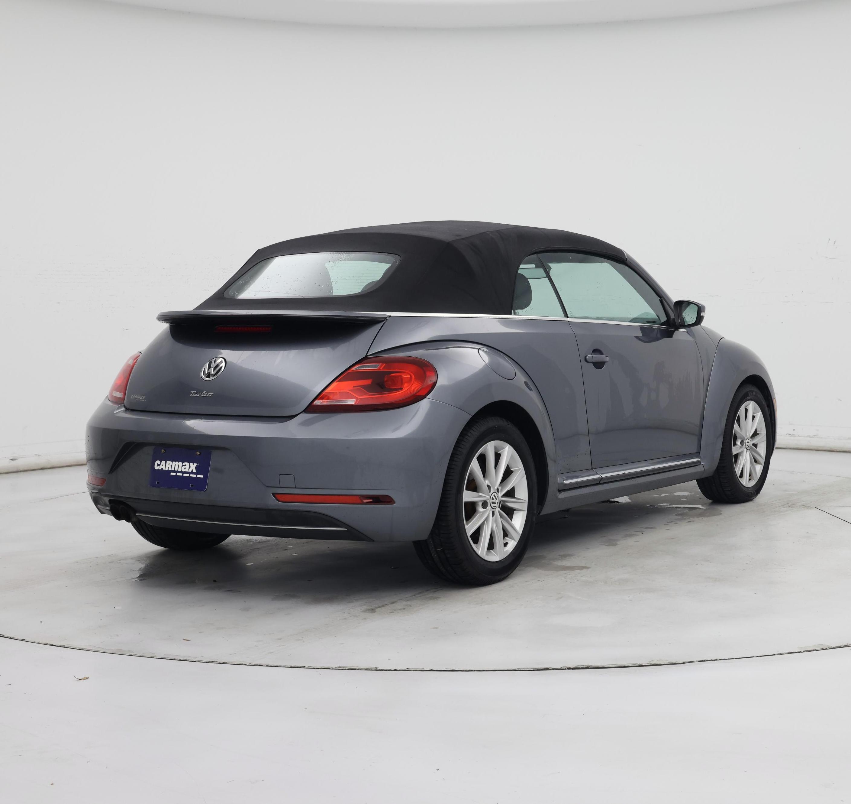 Thumbnail: 2017 Volkswagen Beetle - 8