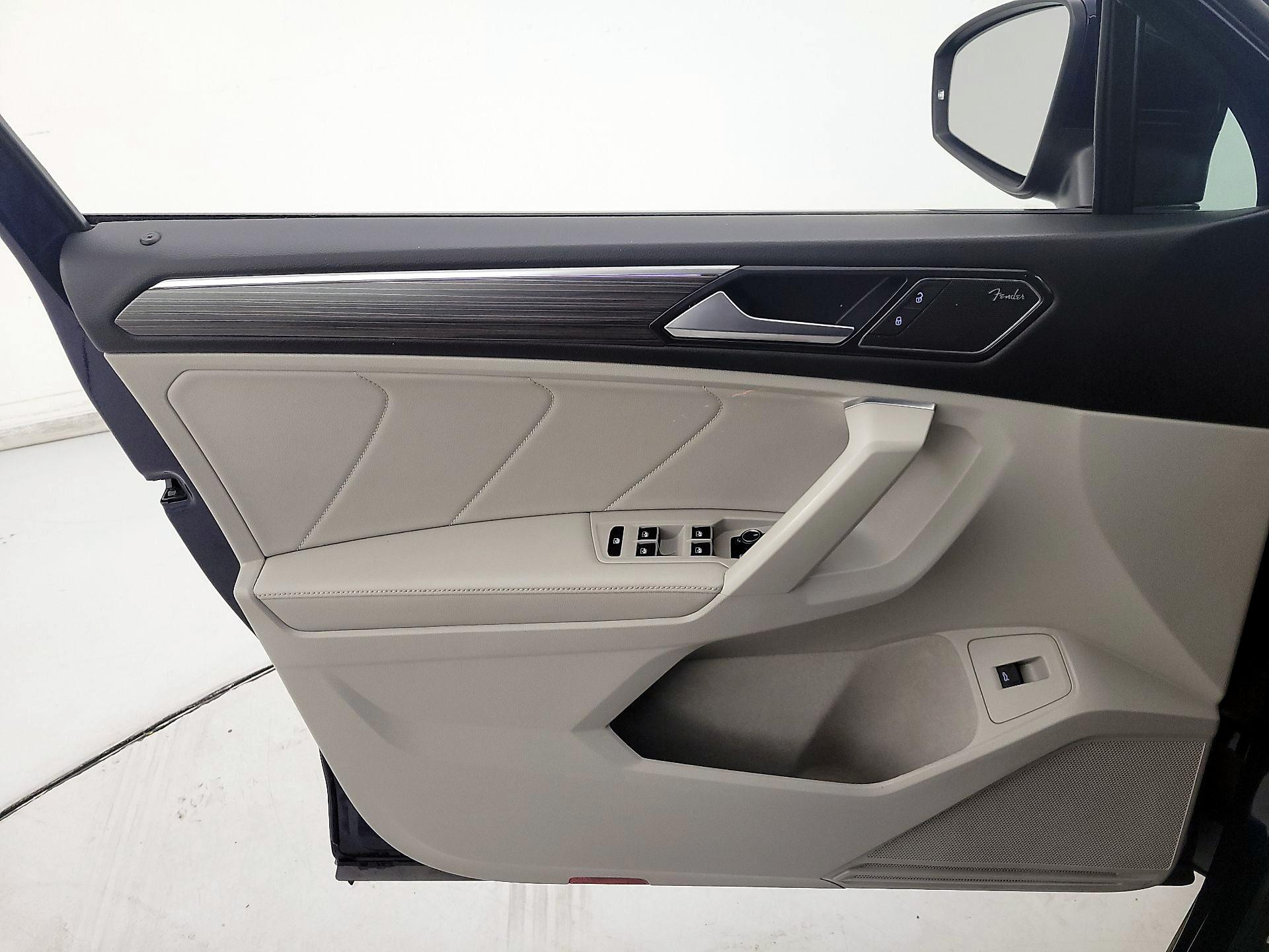 Thumbnail: 2022 Volkswagen Tiguan - 12