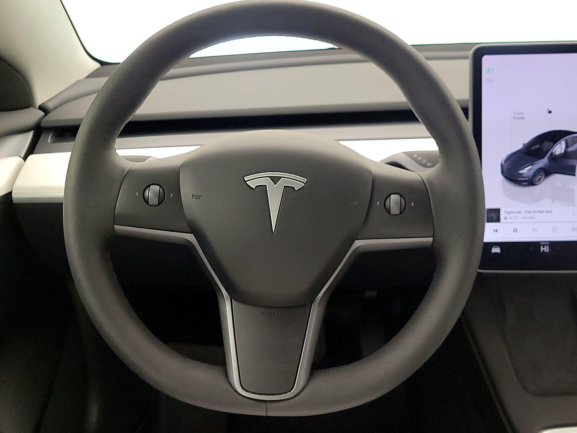 Thumbnail: 2023 Tesla Model 3 - 10