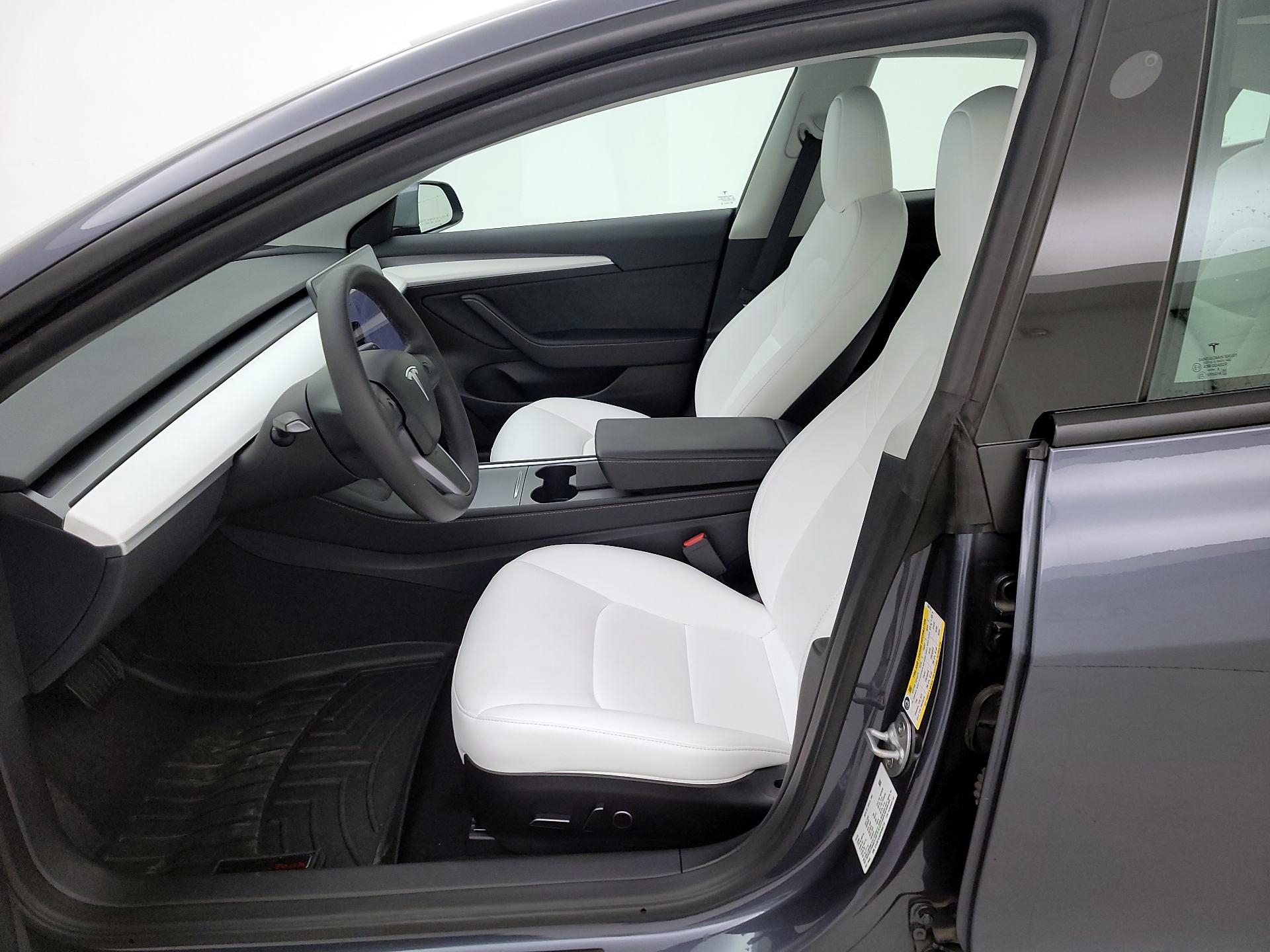 Thumbnail: 2023 Tesla Model 3 - 11