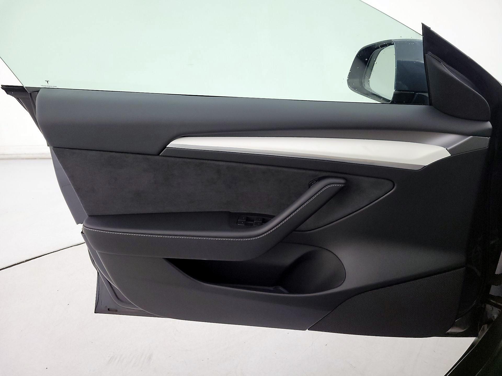 Thumbnail: 2023 Tesla Model 3 - 12