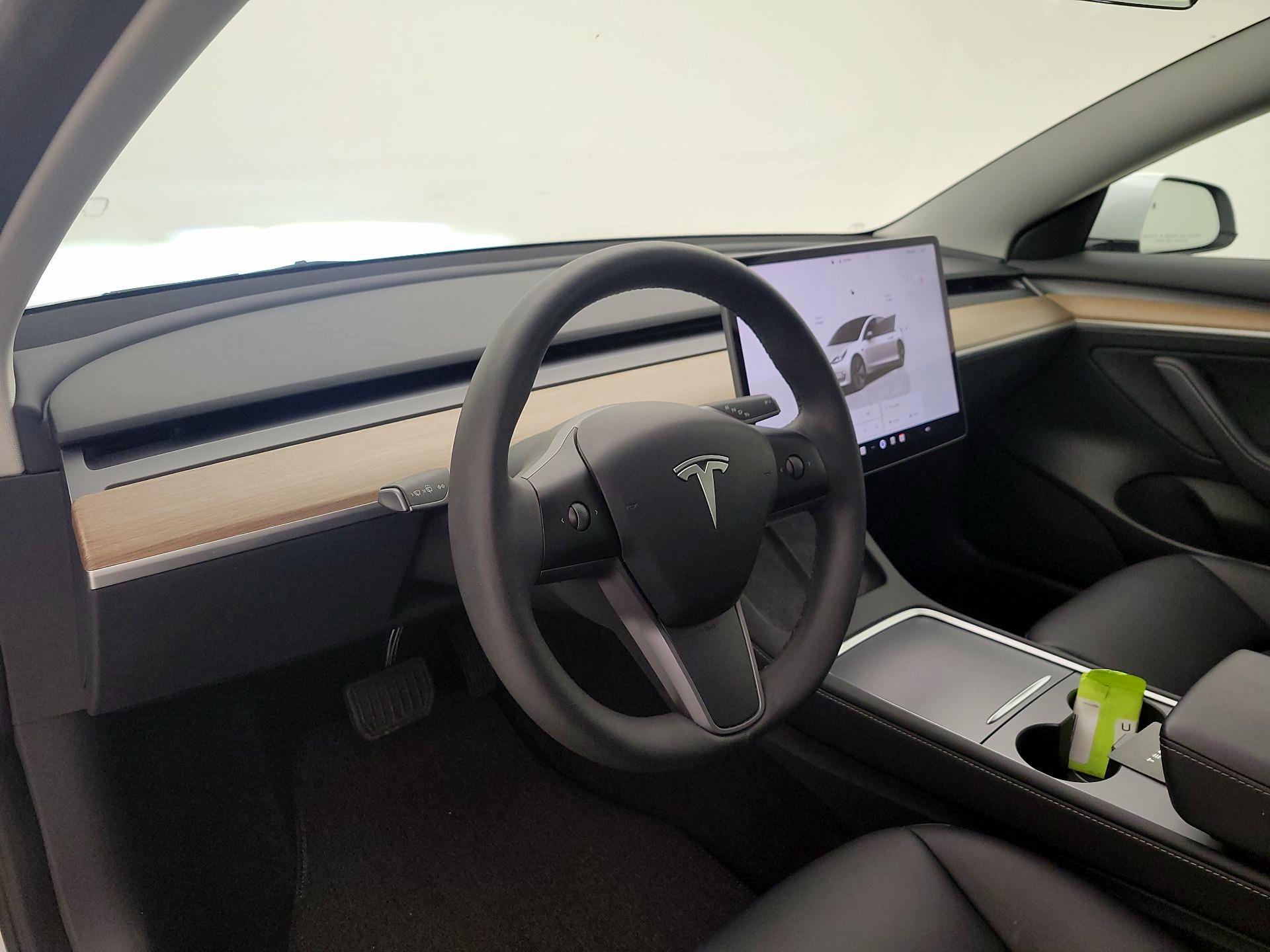 Thumbnail: 2023 Tesla Model 3 - 9