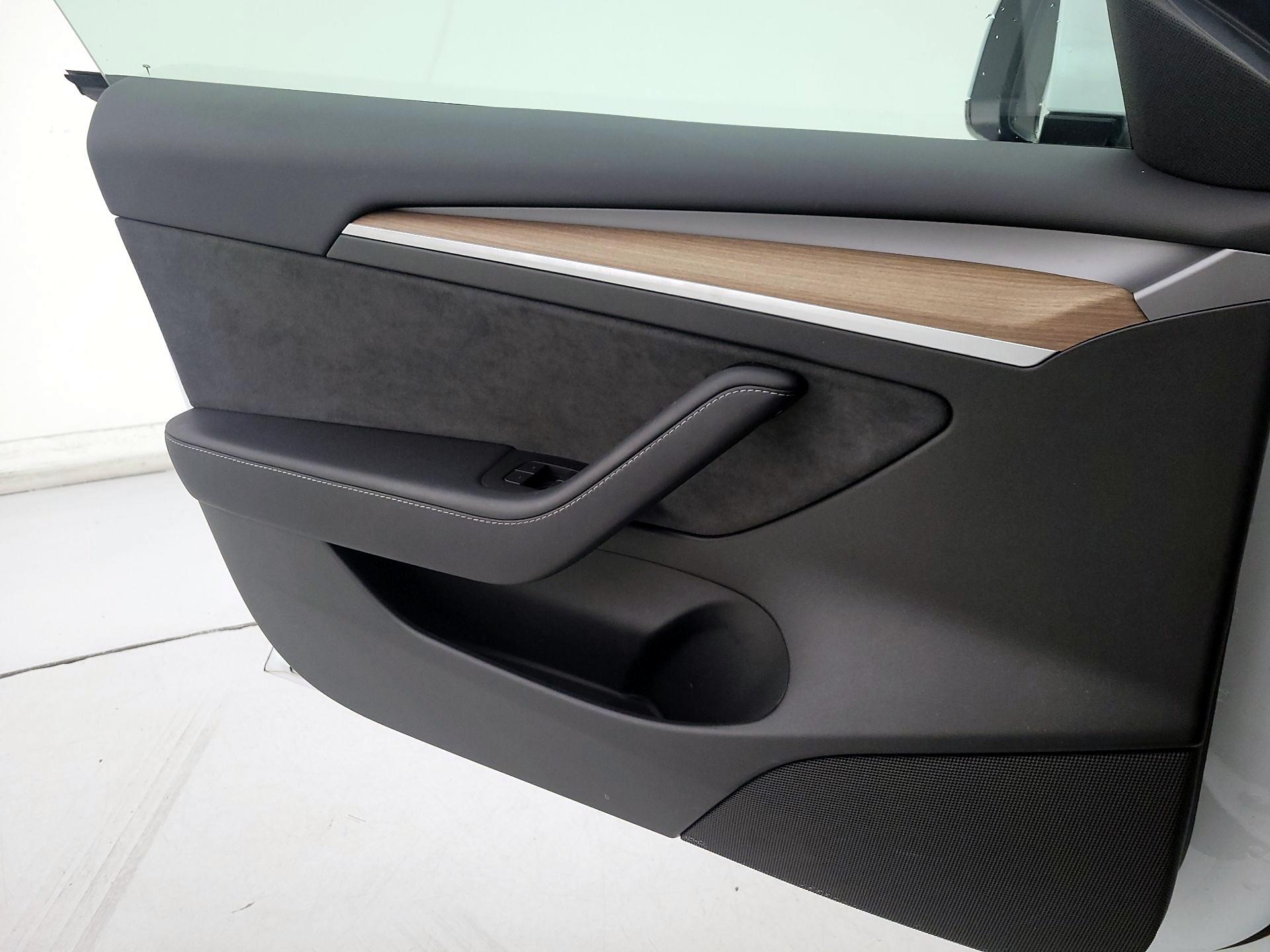 Thumbnail: 2023 Tesla Model 3 - 12