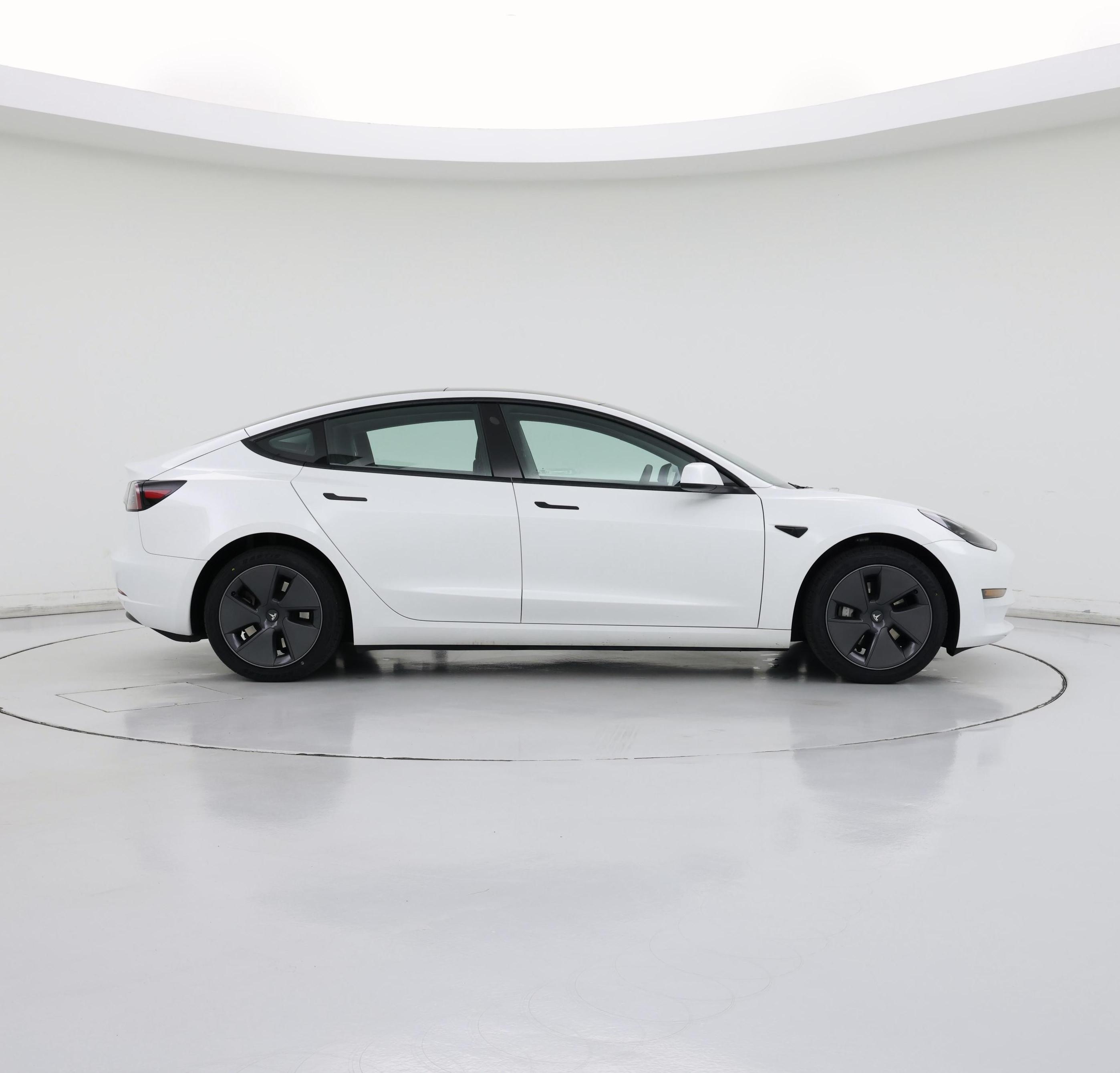 Thumbnail: 2023 Tesla Model 3 - 7