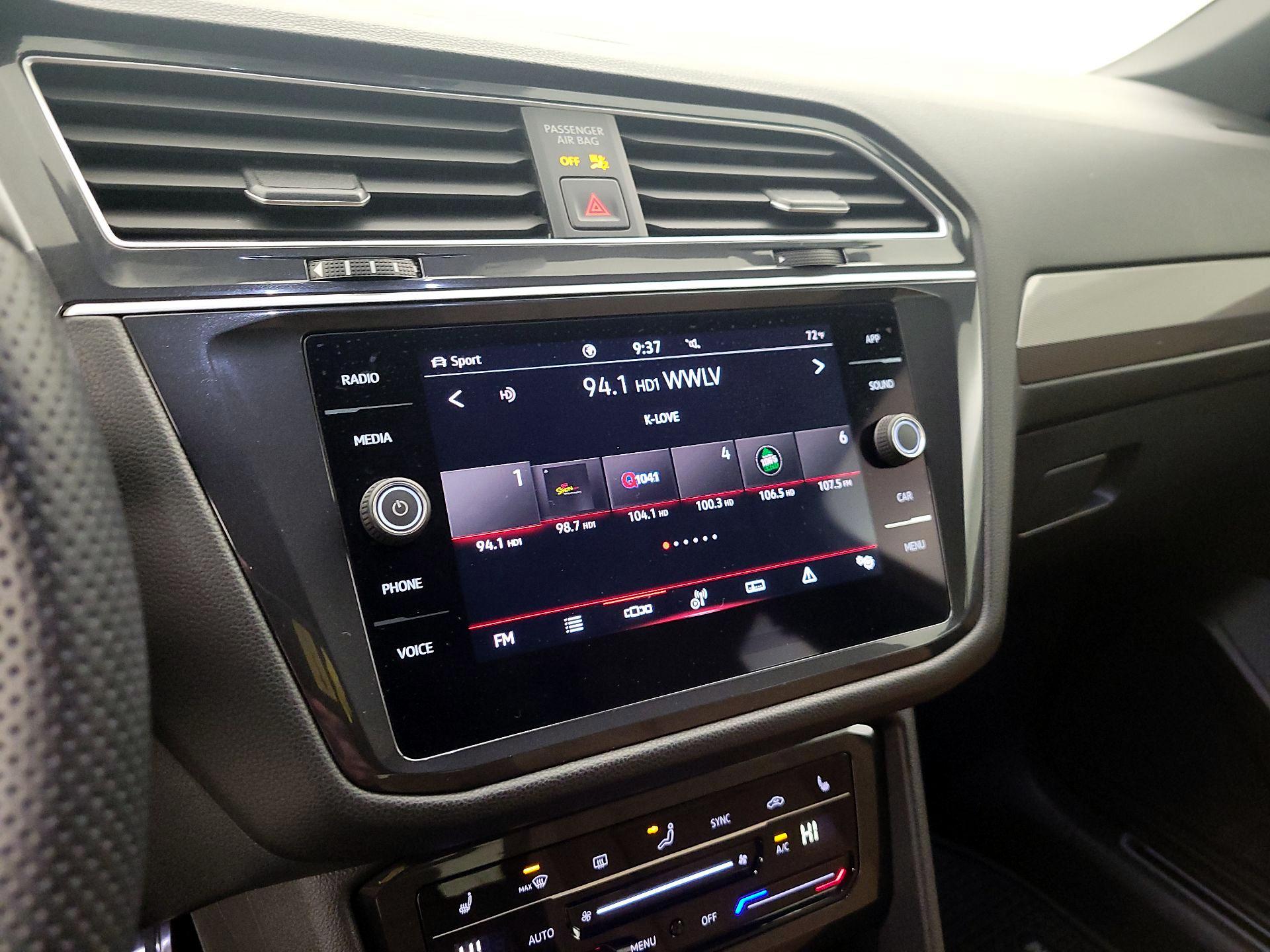 Thumbnail: 2023 Volkswagen Tiguan - 15