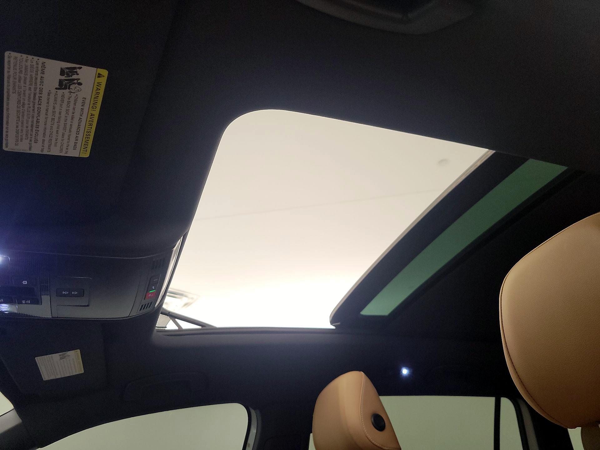 Thumbnail: 2023 Volkswagen Tiguan - 19