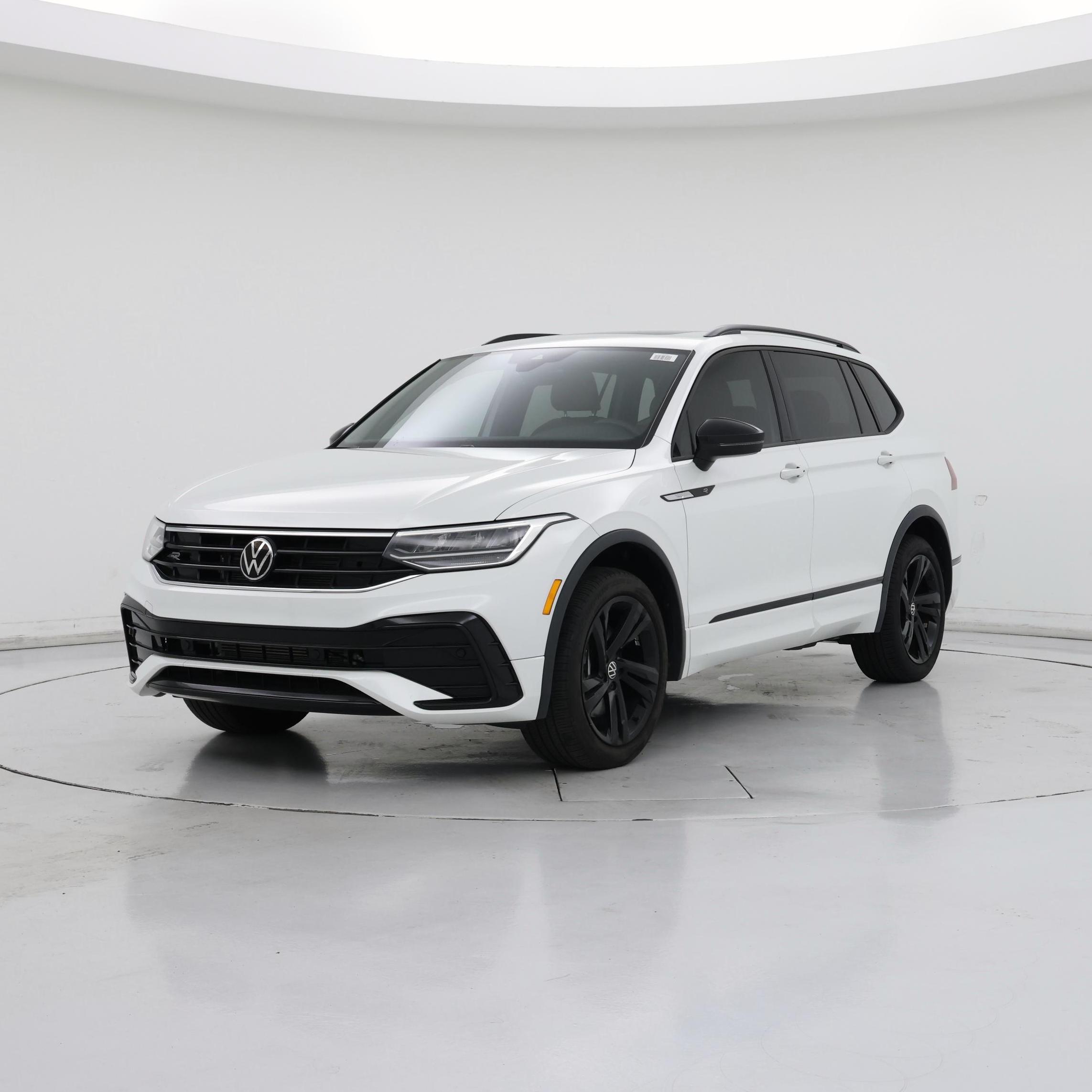 Thumbnail: 2023 Volkswagen Tiguan - 4