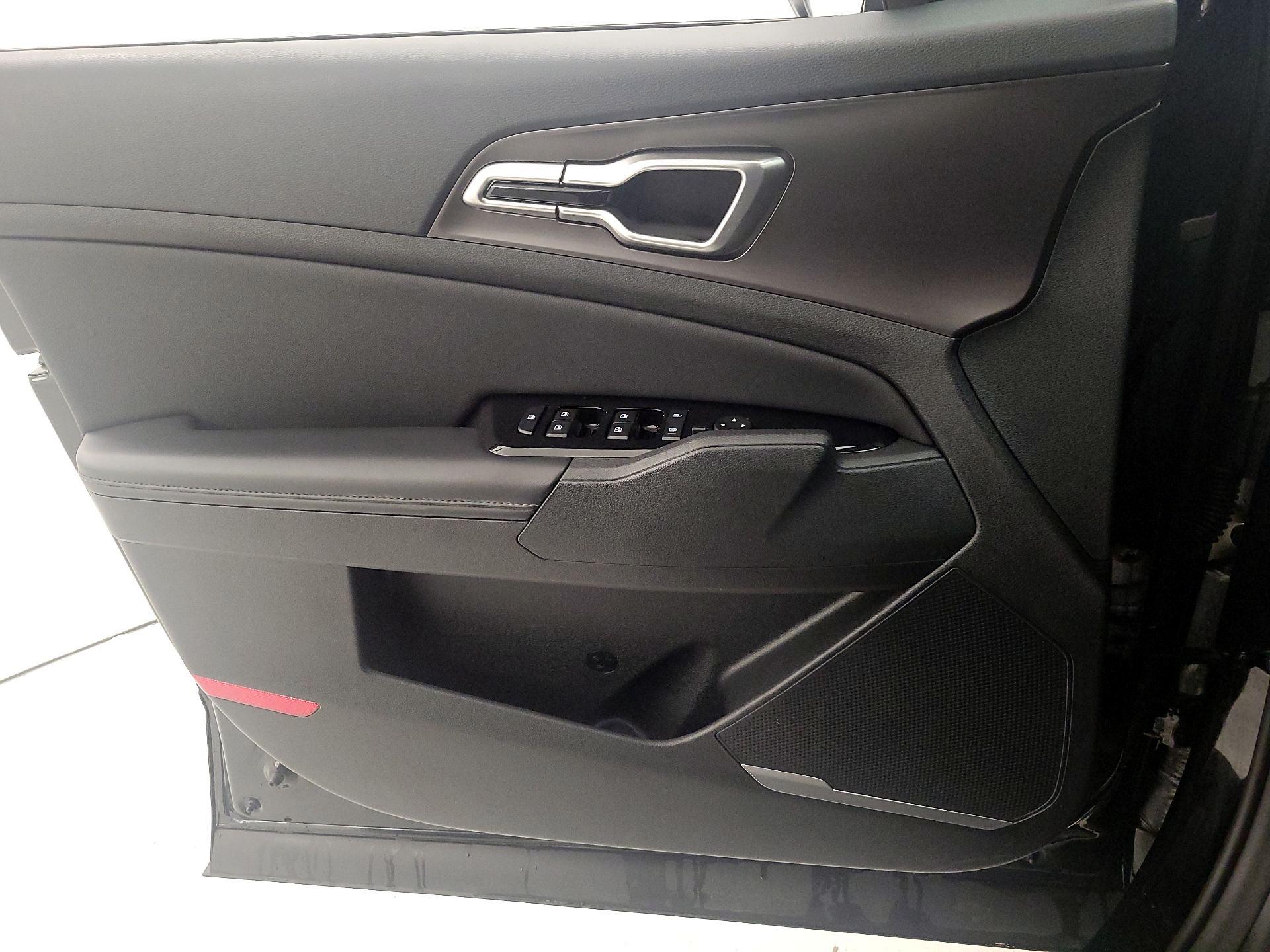 Thumbnail: 2023 Kia Sportage - 12