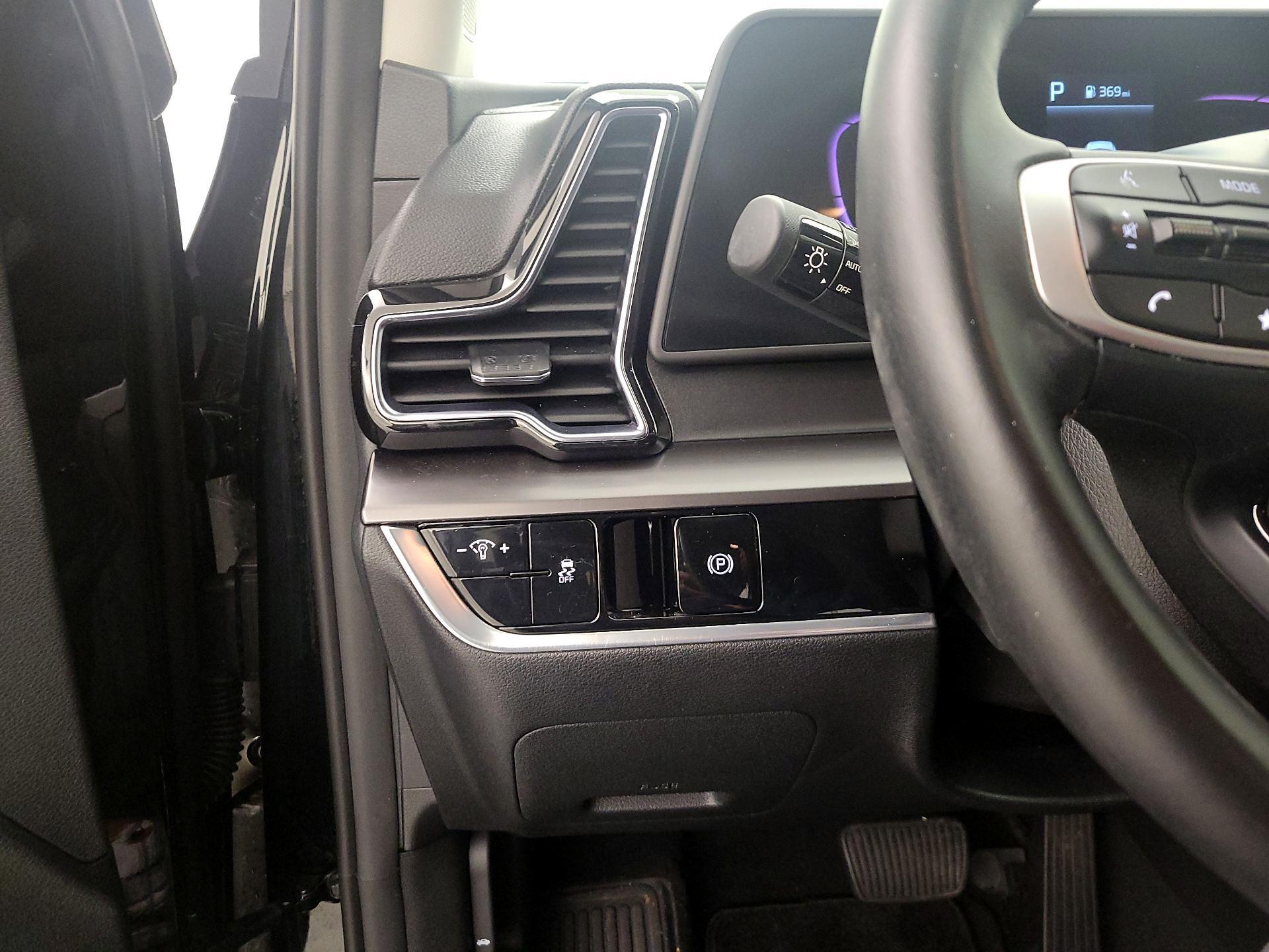 Thumbnail: 2023 Kia Sportage - 13