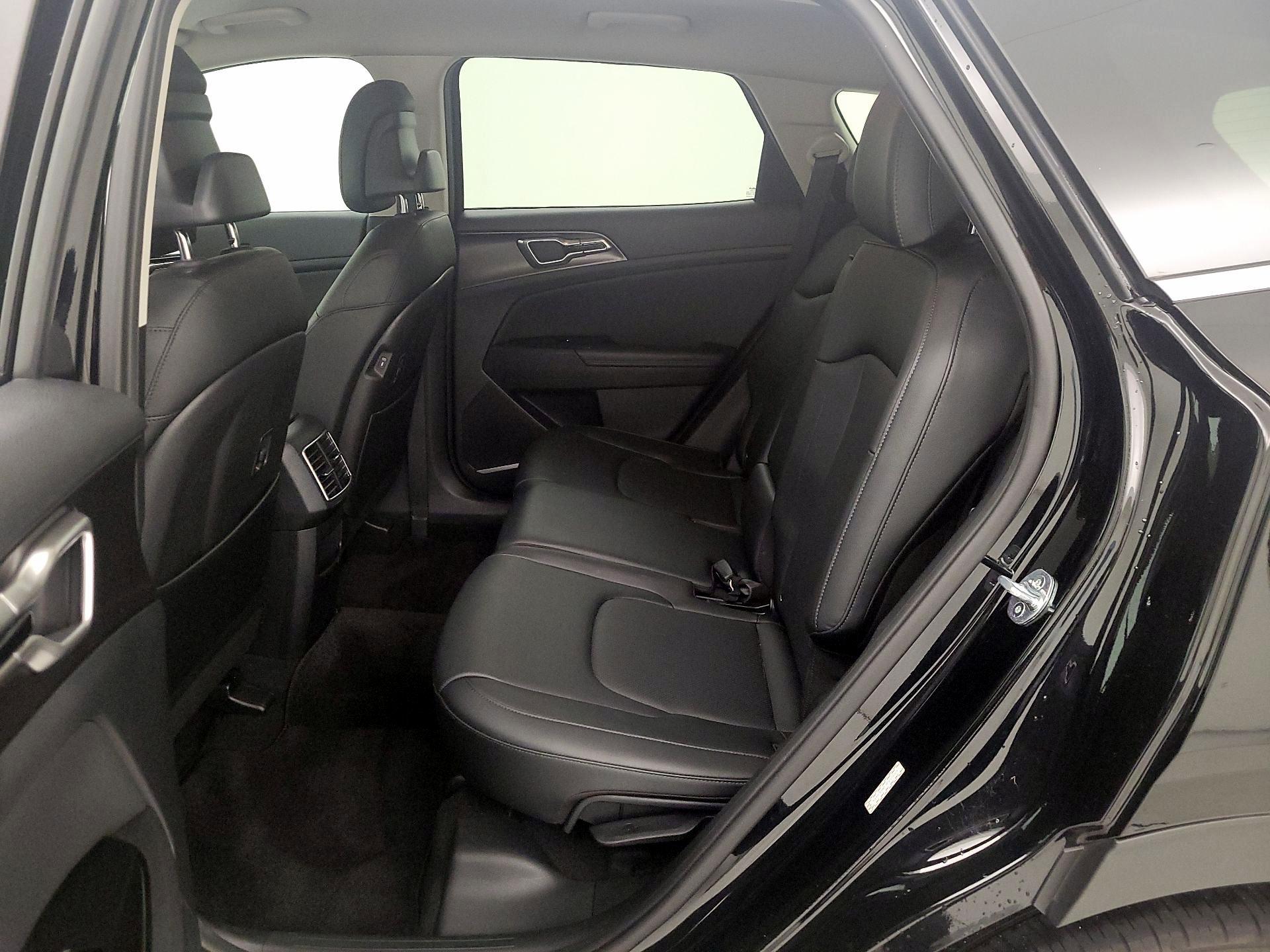 Thumbnail: 2023 Kia Sportage - 20