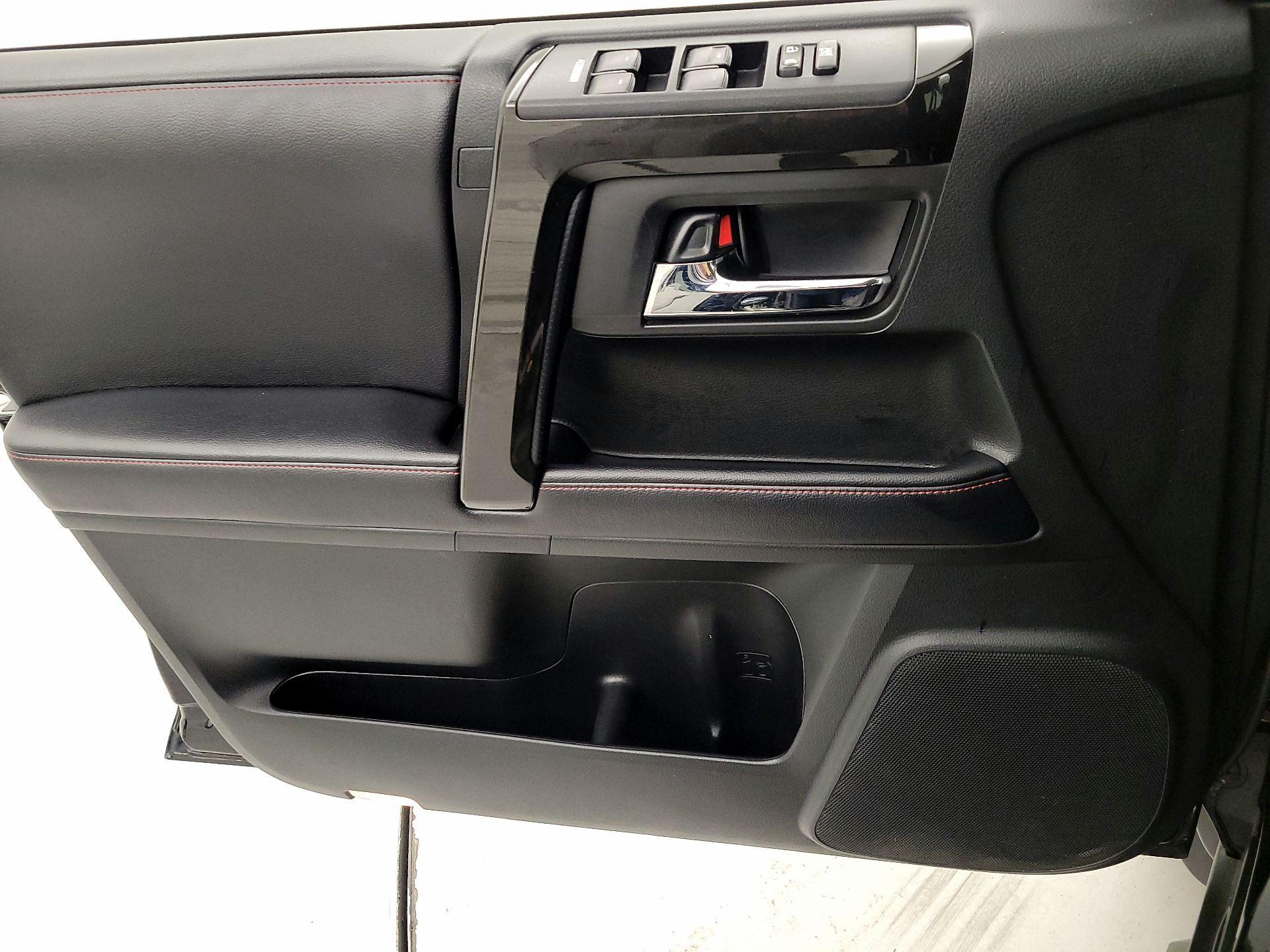 Thumbnail: 2019 Toyota 4Runner - 10