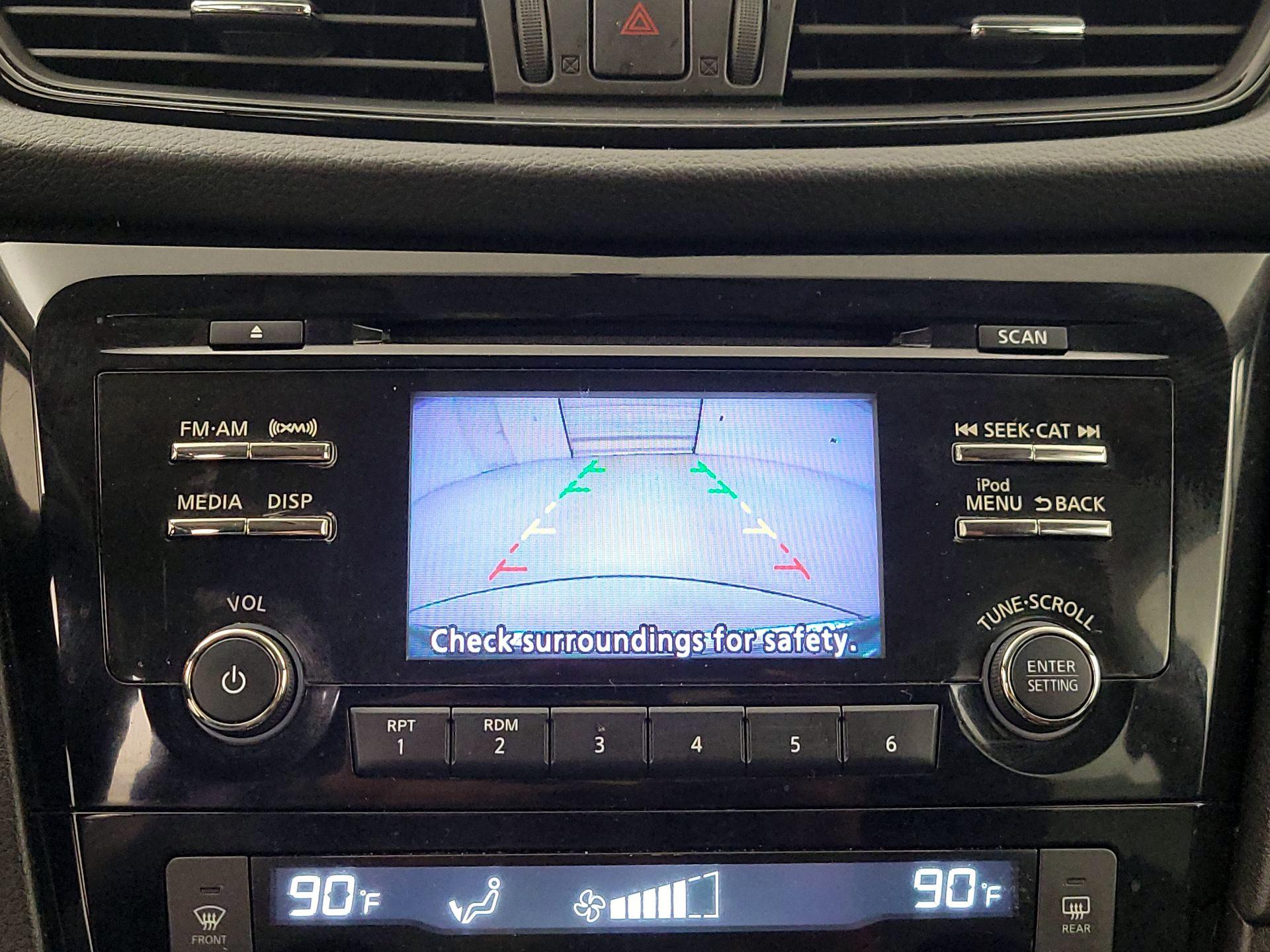 Thumbnail: 2017 Nissan Rogue - 14