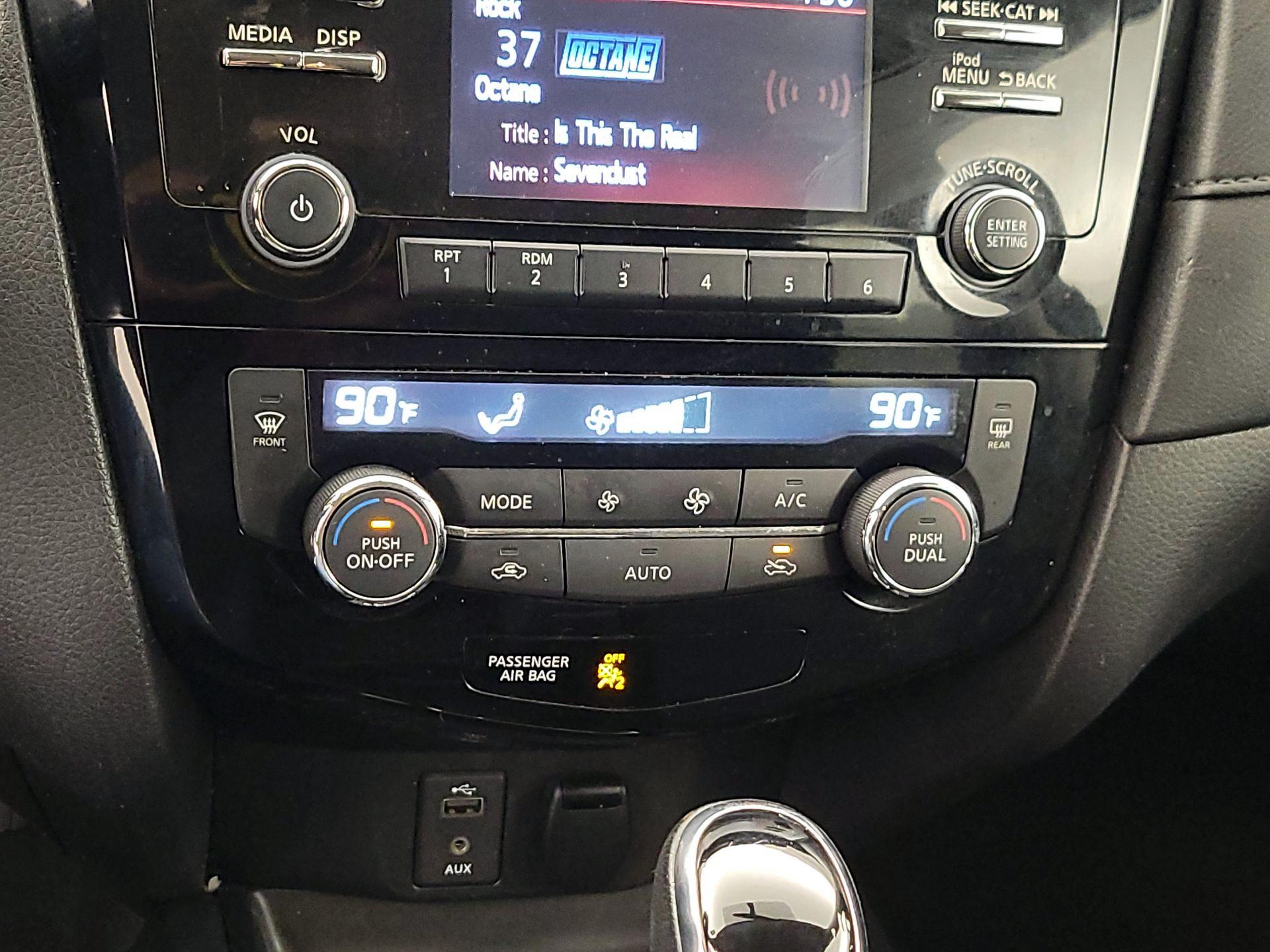 Thumbnail: 2017 Nissan Rogue - 16