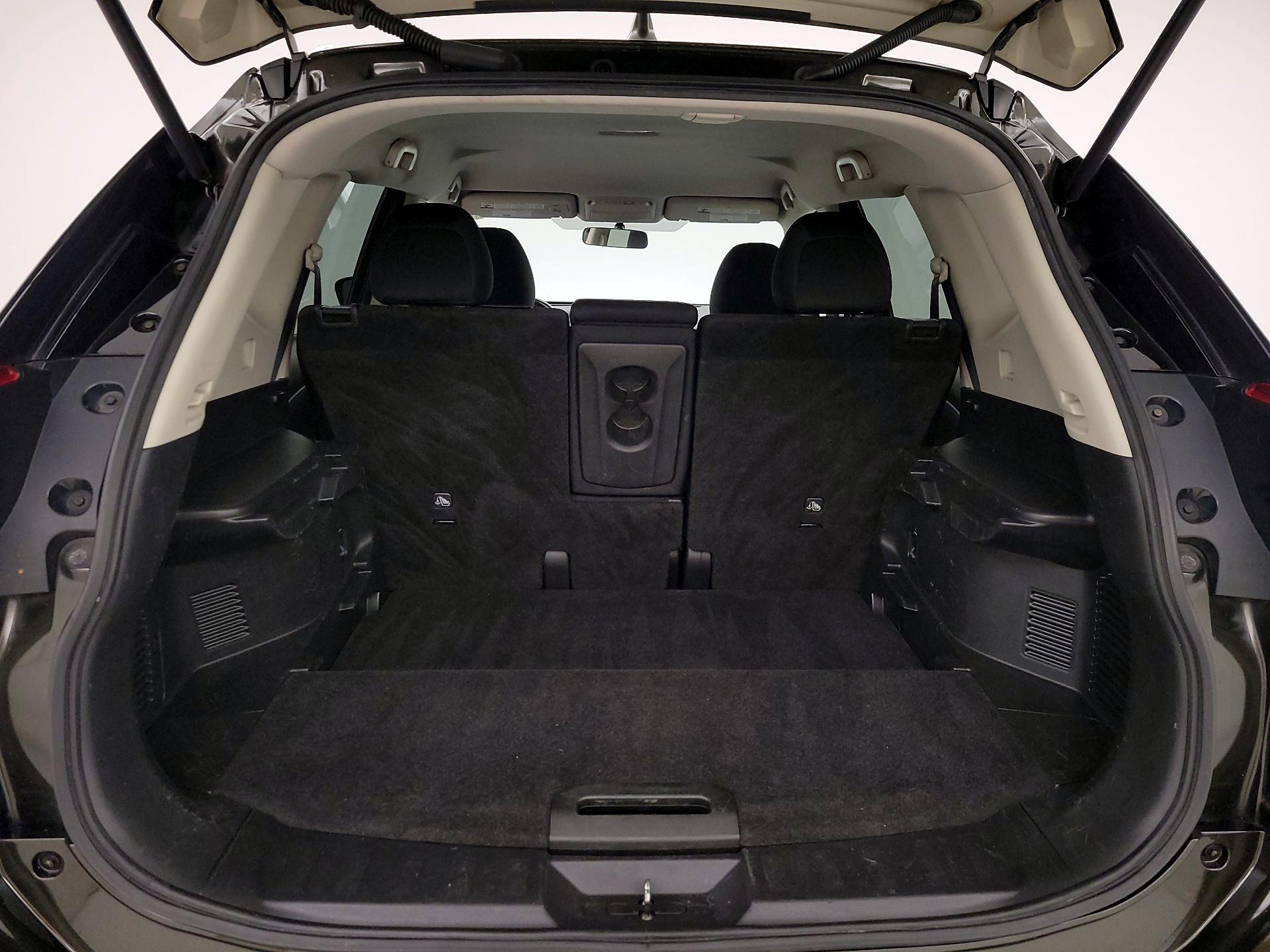 Thumbnail: 2017 Nissan Rogue - 20