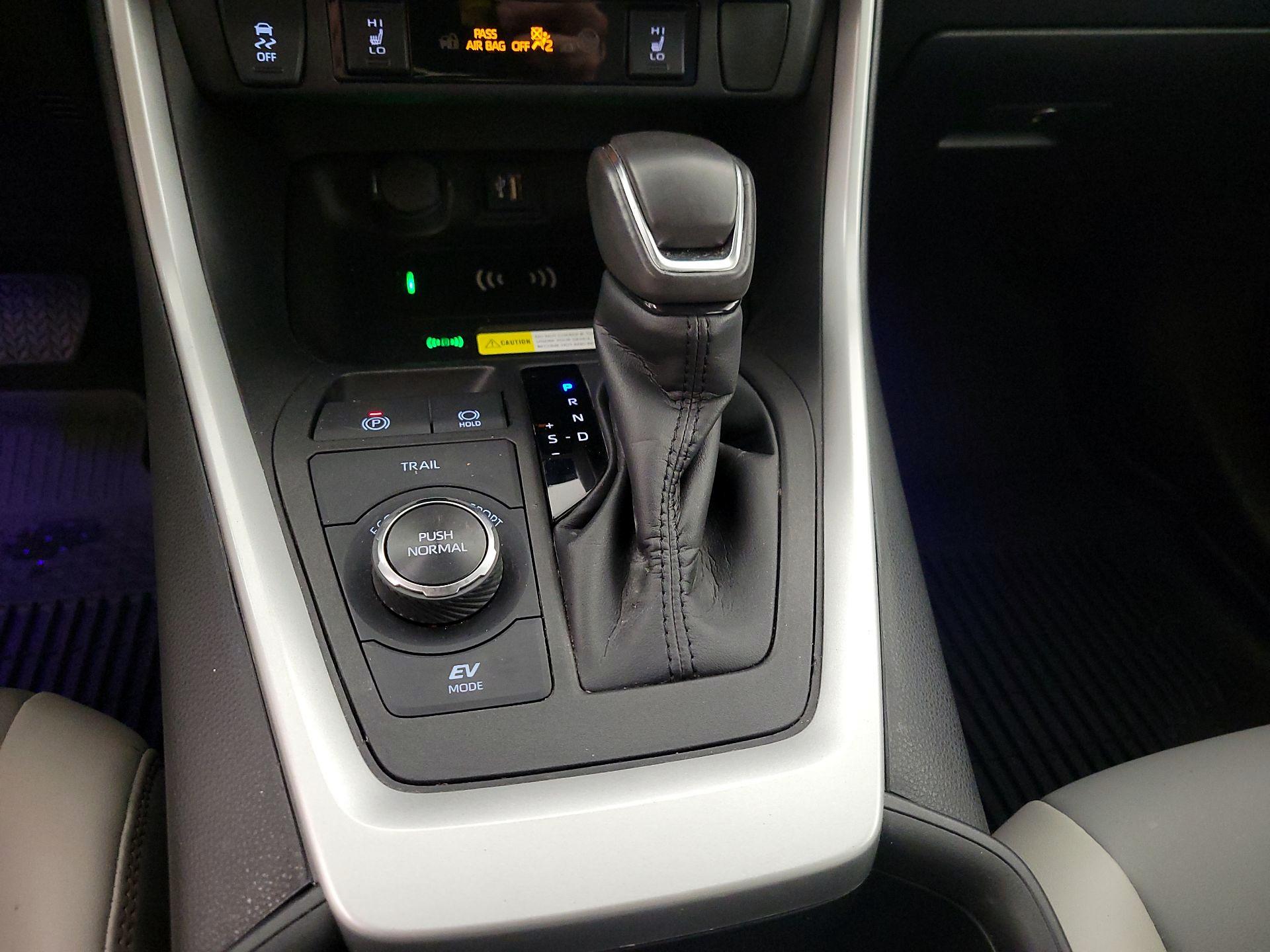 Thumbnail: 2023 Toyota RAV4 - 17