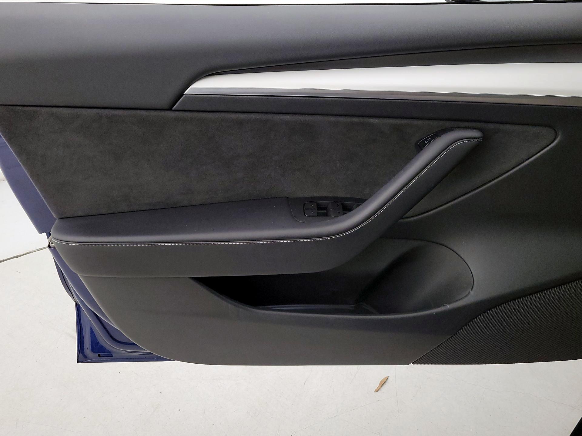 Thumbnail: 2023 Tesla Model 3 - 12