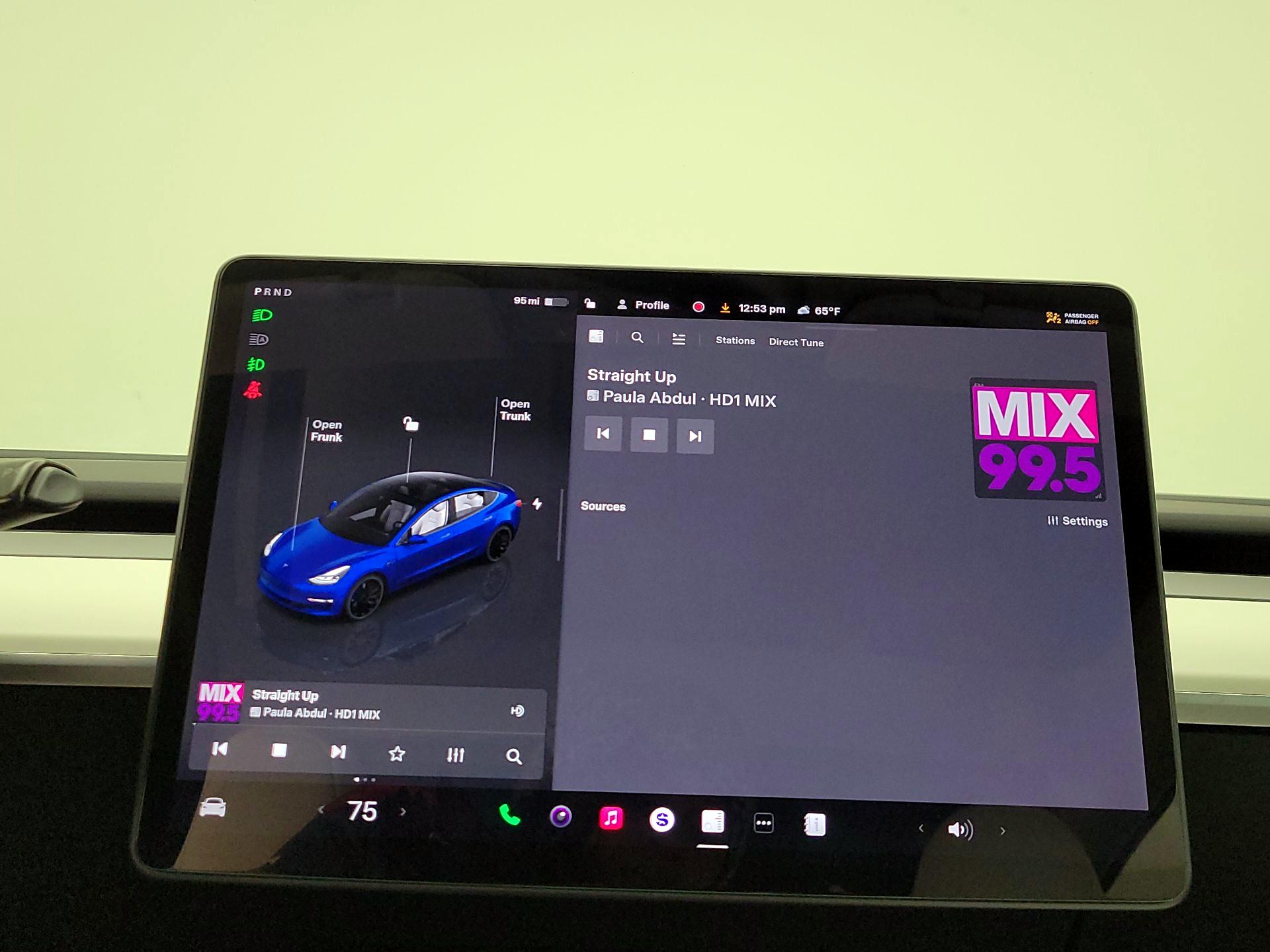 Thumbnail: 2023 Tesla Model 3 - 15