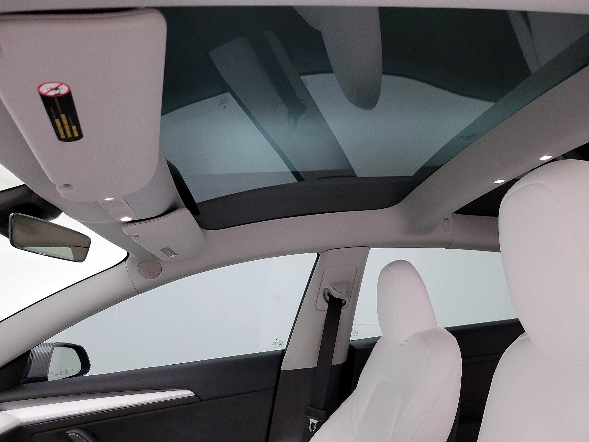 Thumbnail: 2023 Tesla Model 3 - 19