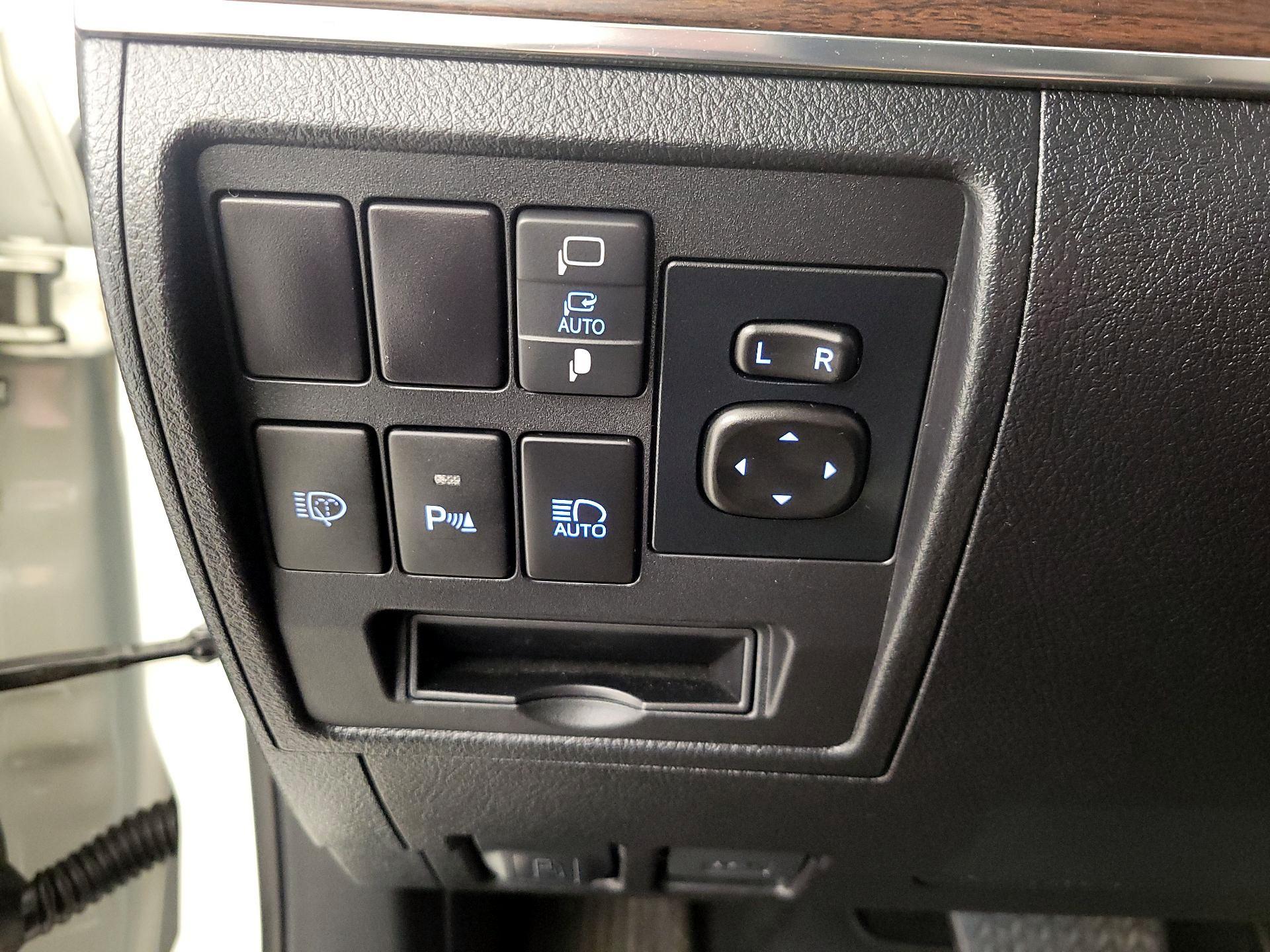 Thumbnail: 2021 Toyota Land Cruiser - 13