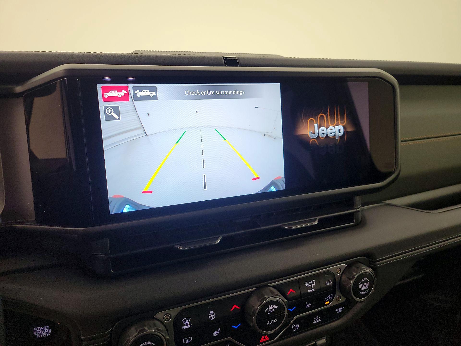 Thumbnail: 2025 Jeep Gladiator - 15