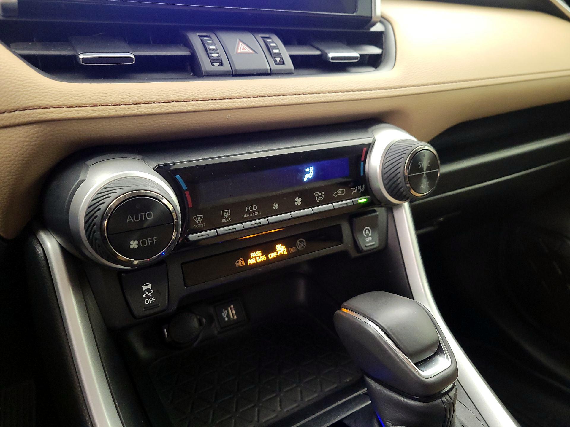 Thumbnail: 2024 Toyota RAV4 - 16