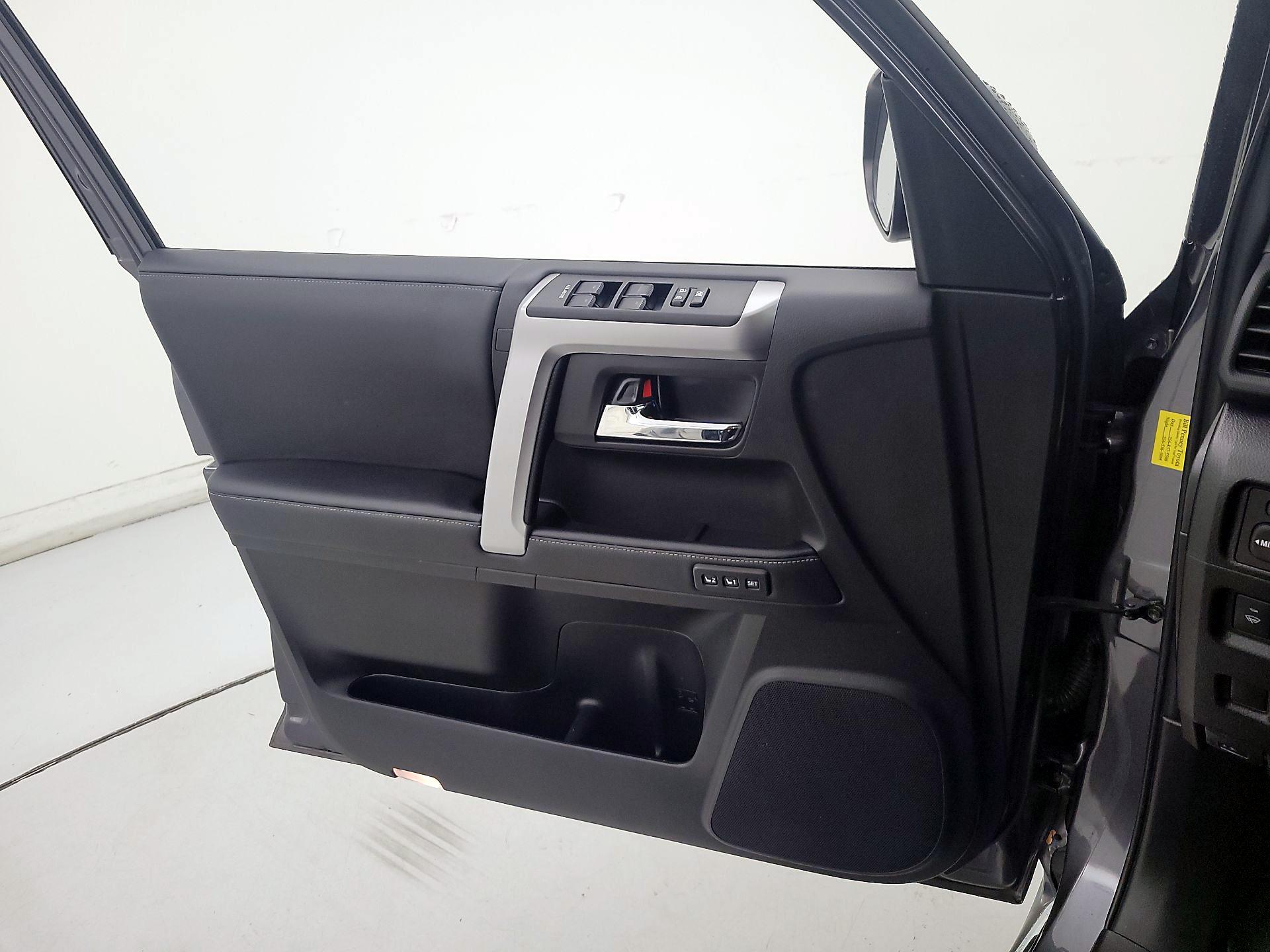 Thumbnail: 2021 Toyota 4Runner - 12