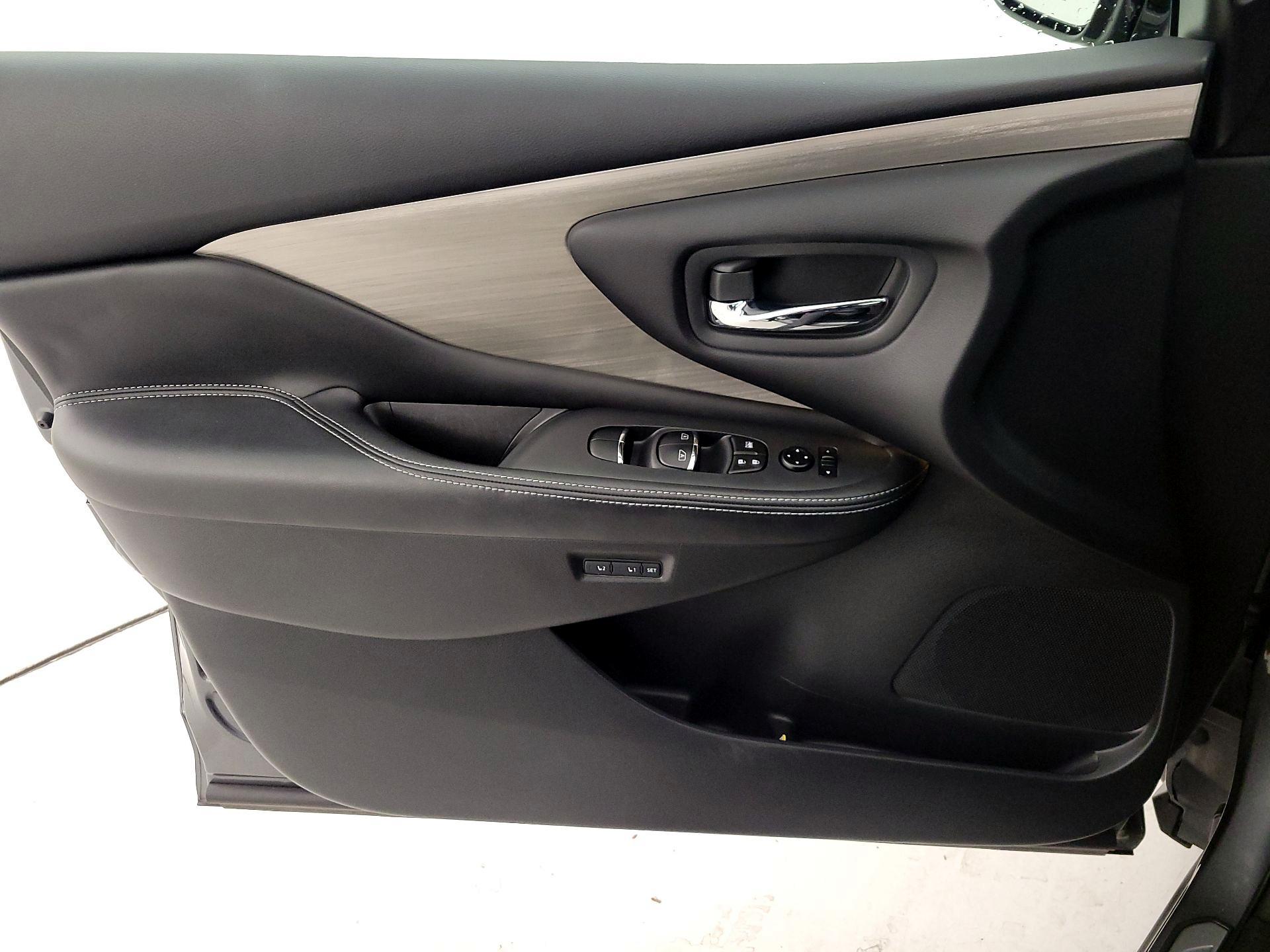 Thumbnail: 2015 Nissan Murano - 12