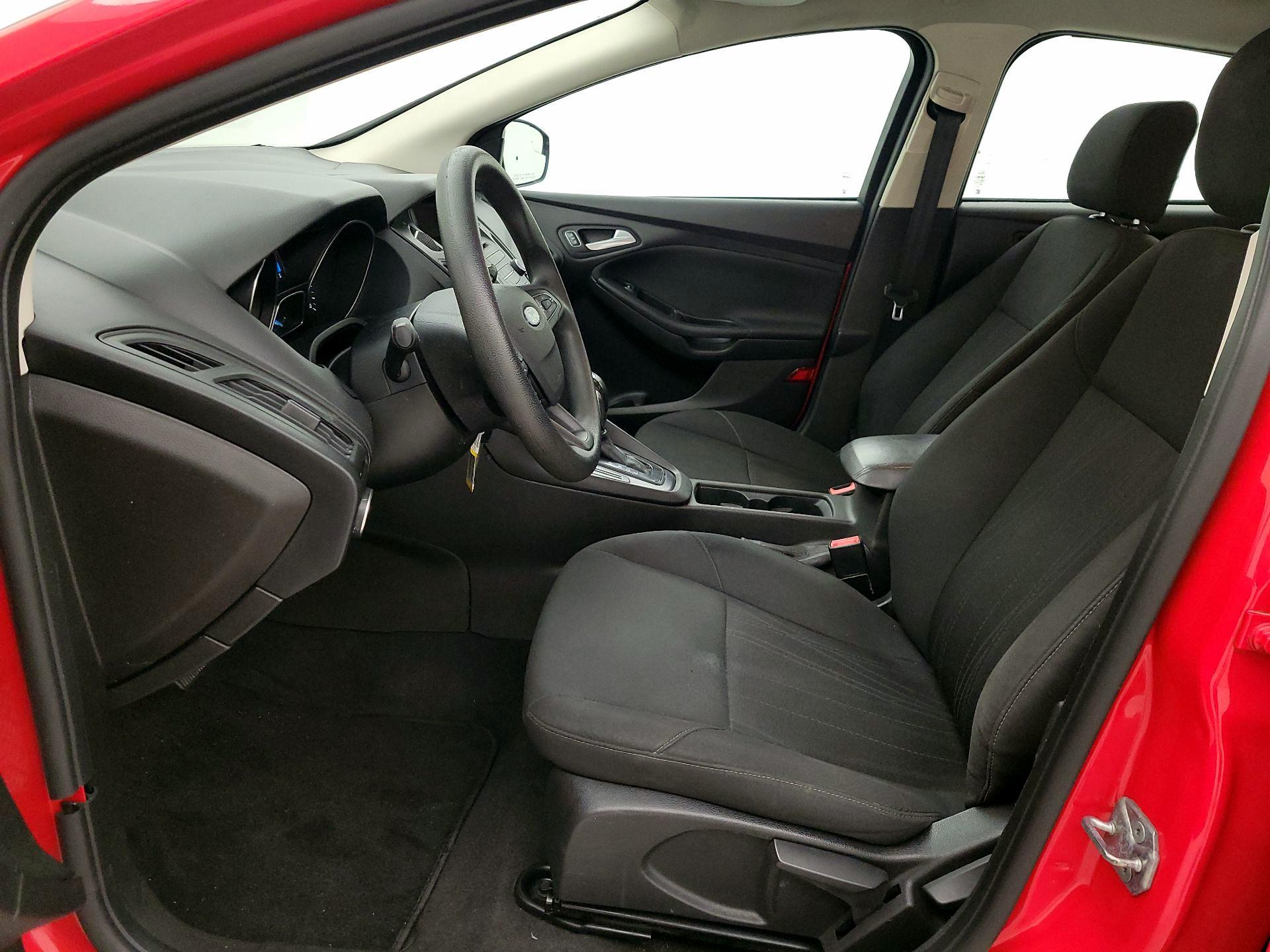 Thumbnail: 2016 Ford Focus - 11