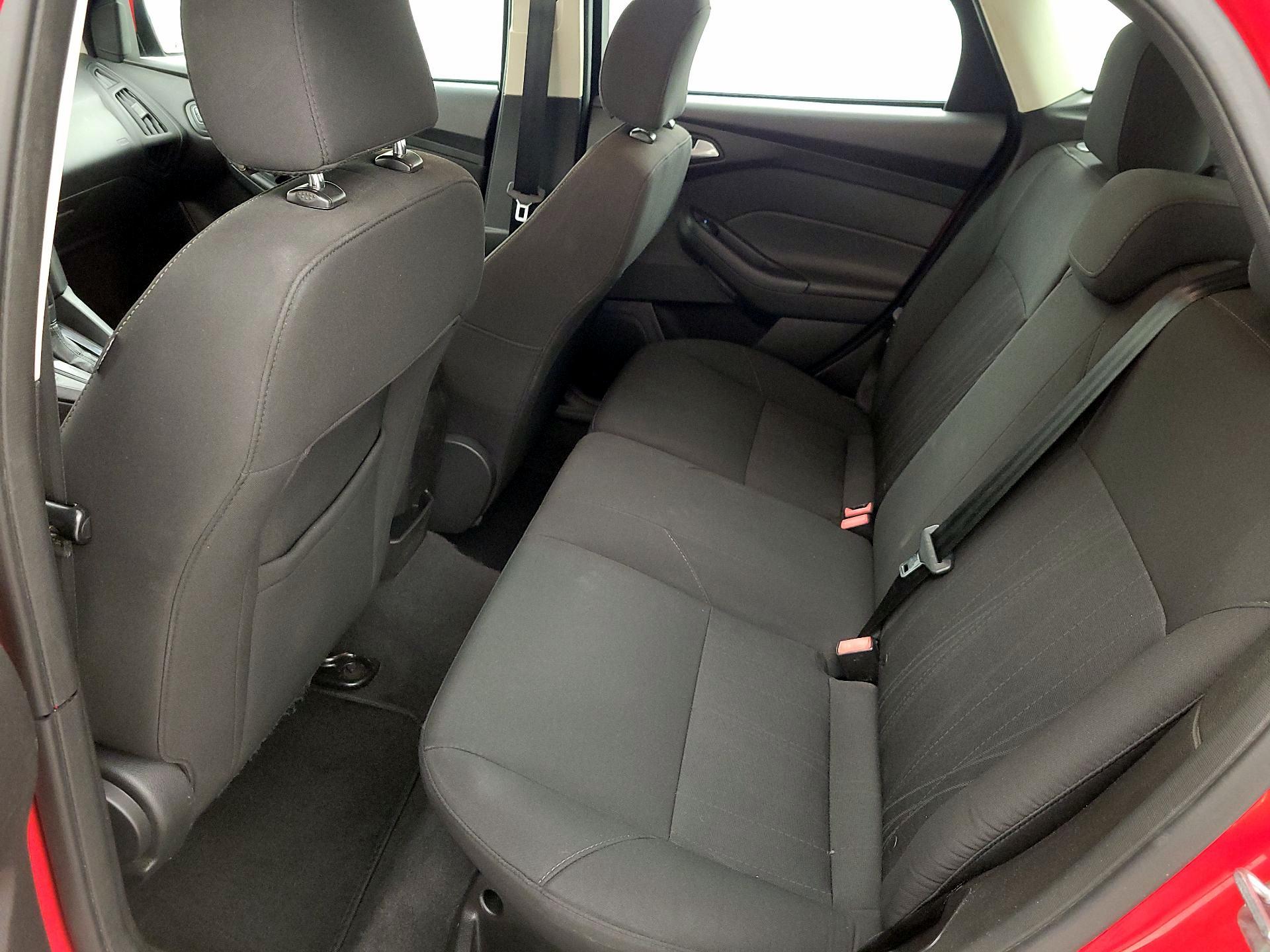 Thumbnail: 2016 Ford Focus - 19