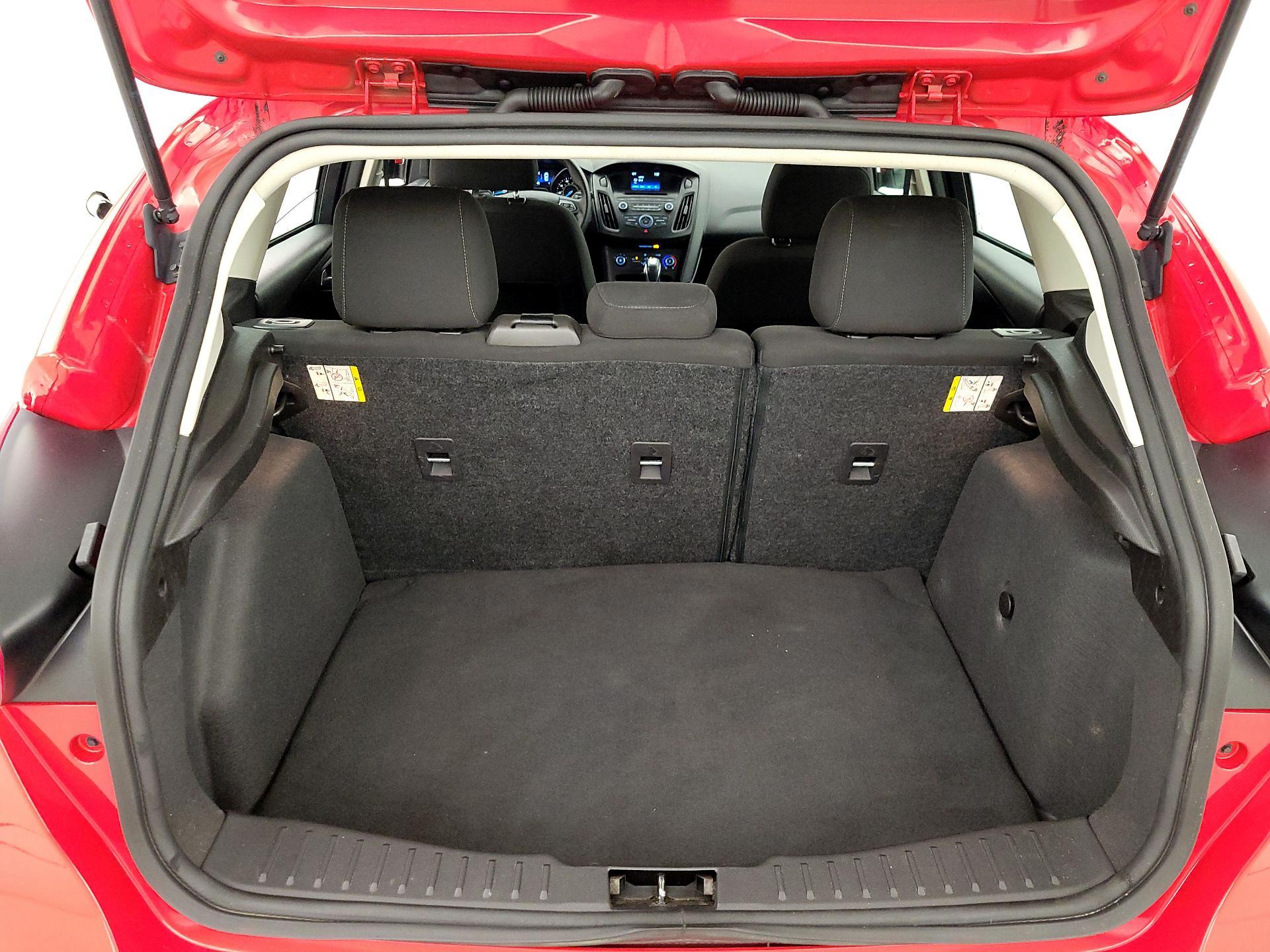 Thumbnail: 2016 Ford Focus - 20