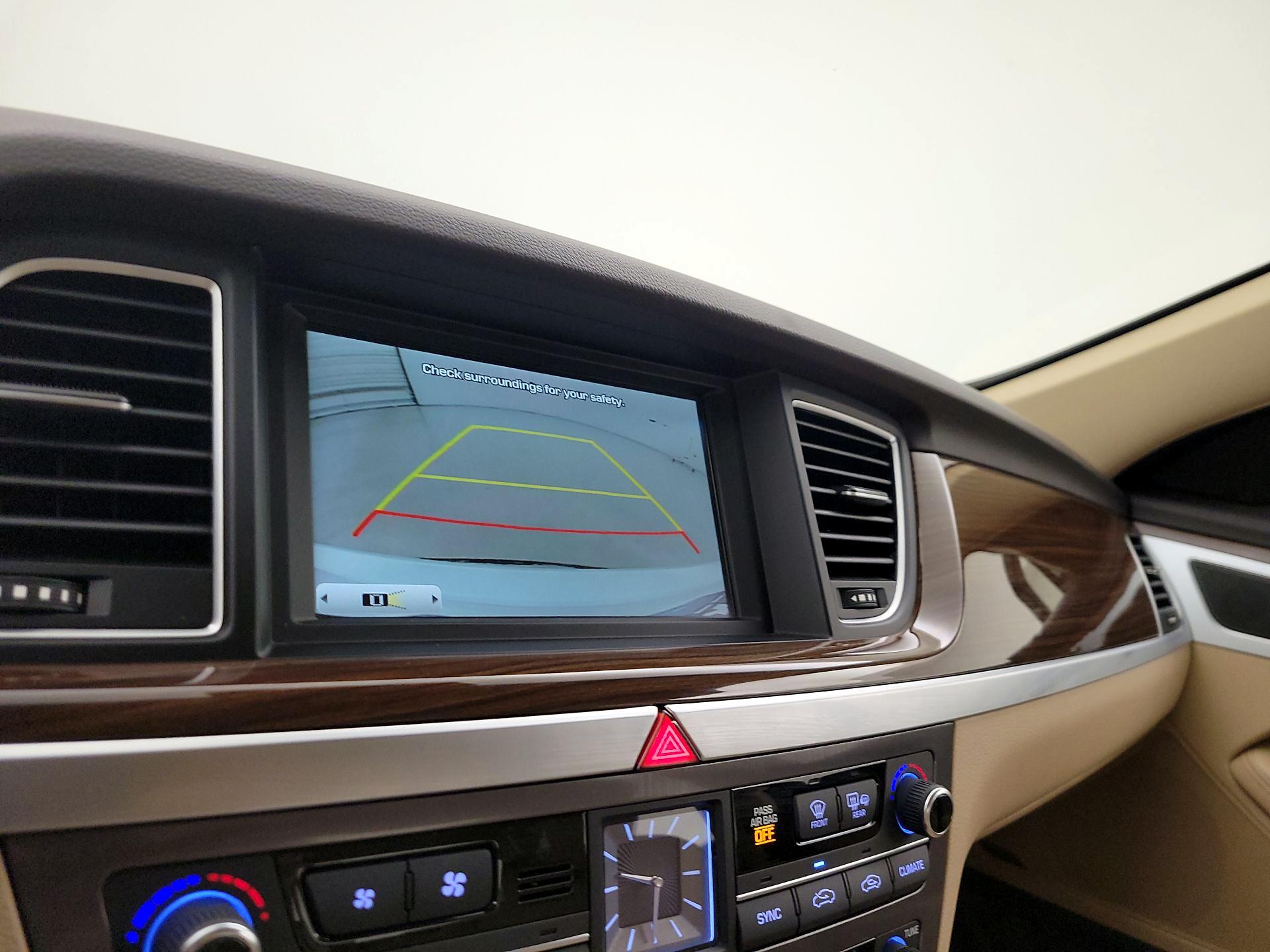 Thumbnail: 2015 Hyundai Genesis - 14