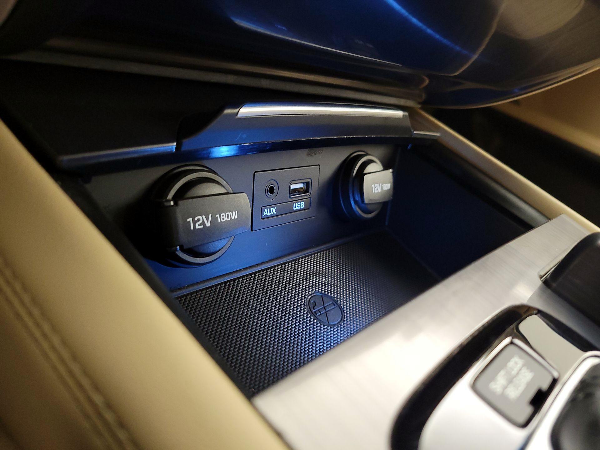 Thumbnail: 2015 Hyundai Genesis - 18