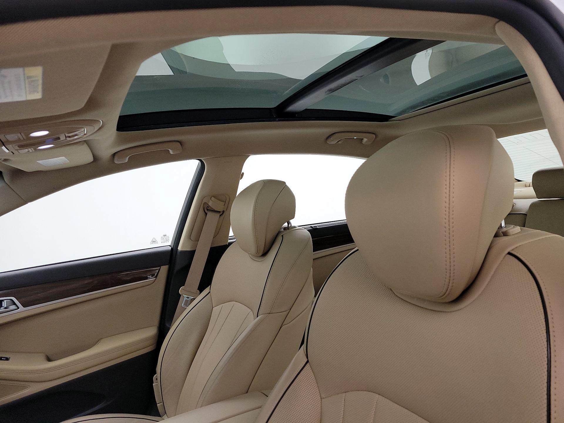 Thumbnail: 2015 Hyundai Genesis - 19