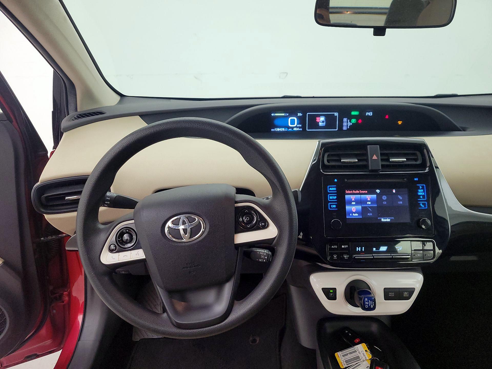 Thumbnail: 2016 Toyota Prius - 10