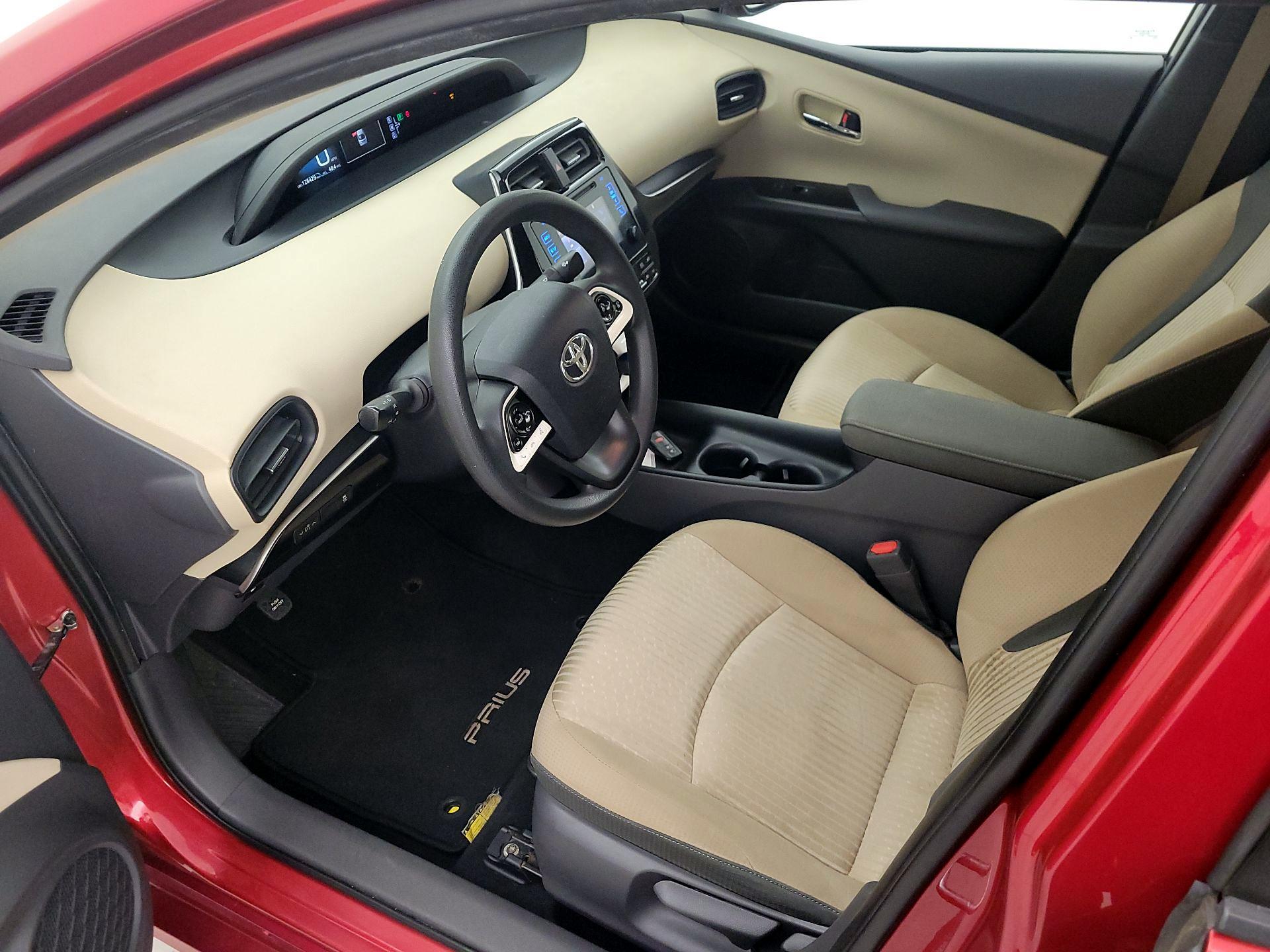 Thumbnail: 2016 Toyota Prius - 11