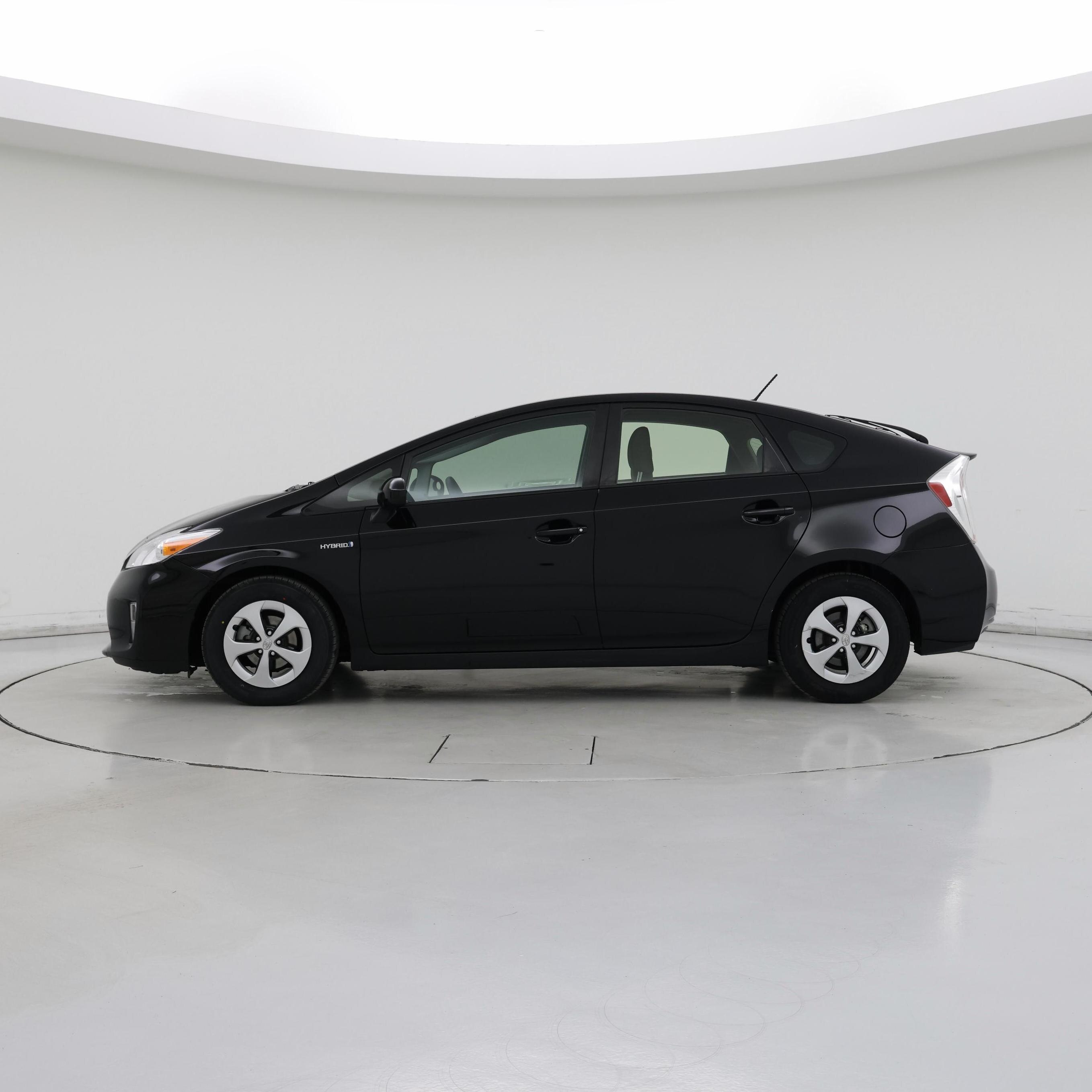 Thumbnail: 2015 Toyota Prius - 3