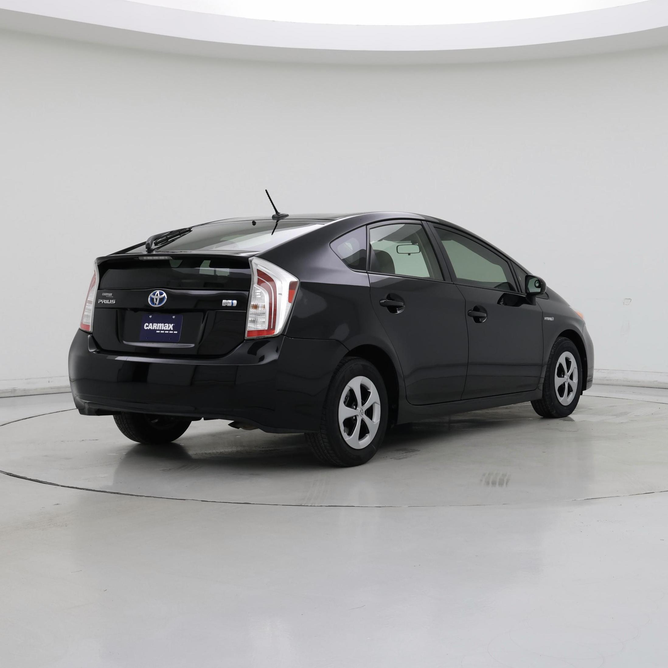 Thumbnail: 2015 Toyota Prius - 8